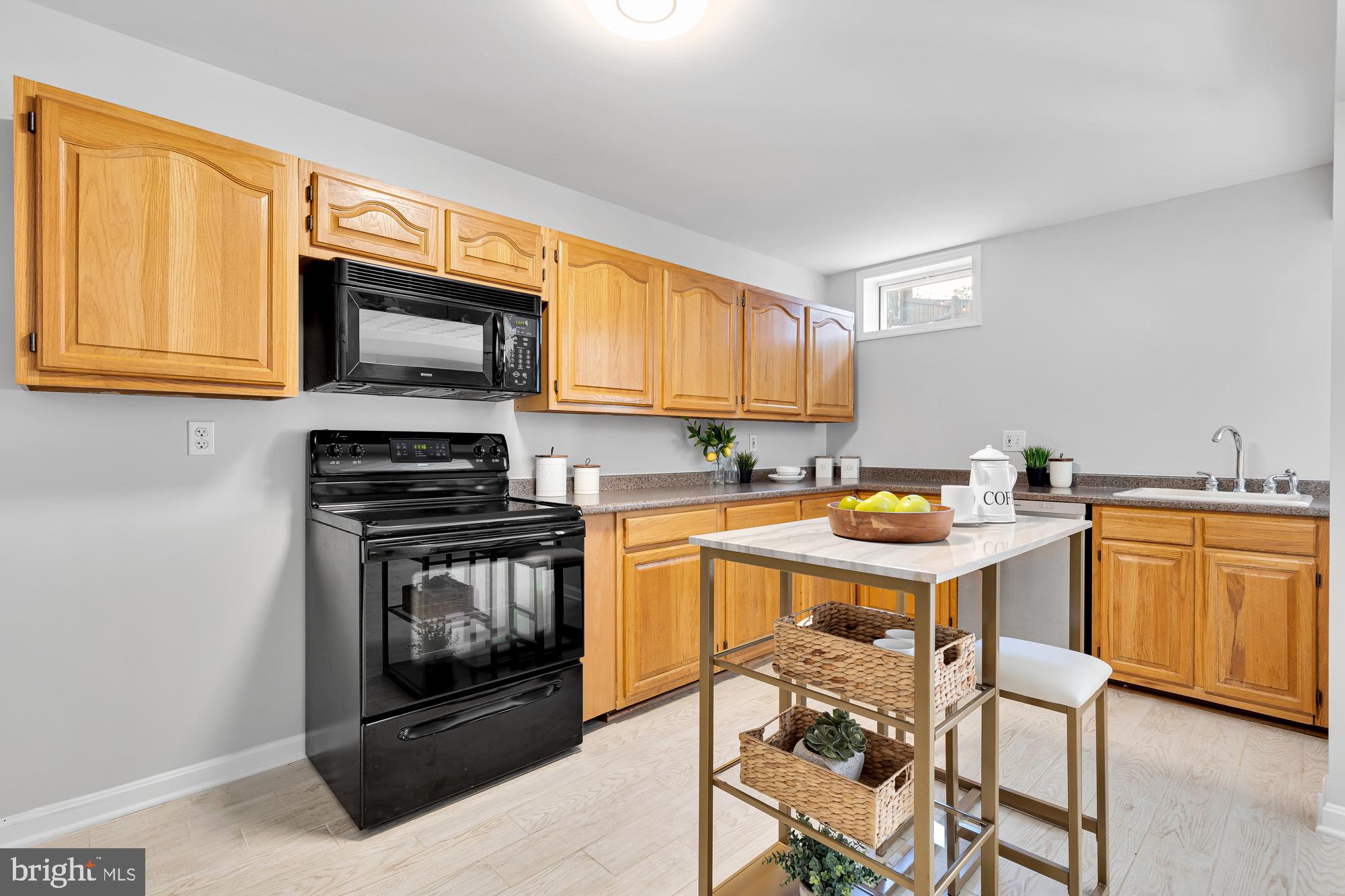 AYRLAWN - Residential