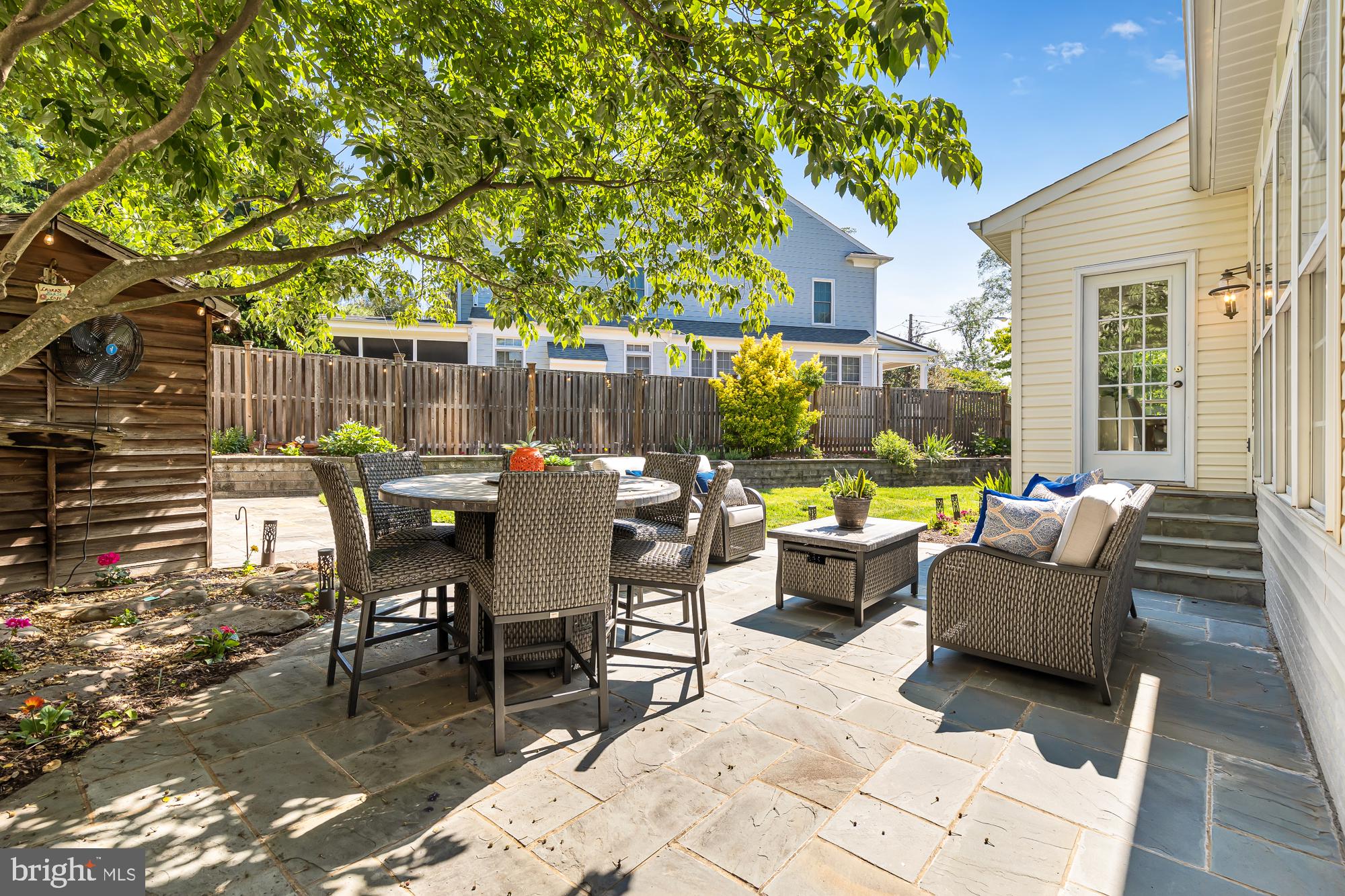 AYRLAWN - Residential