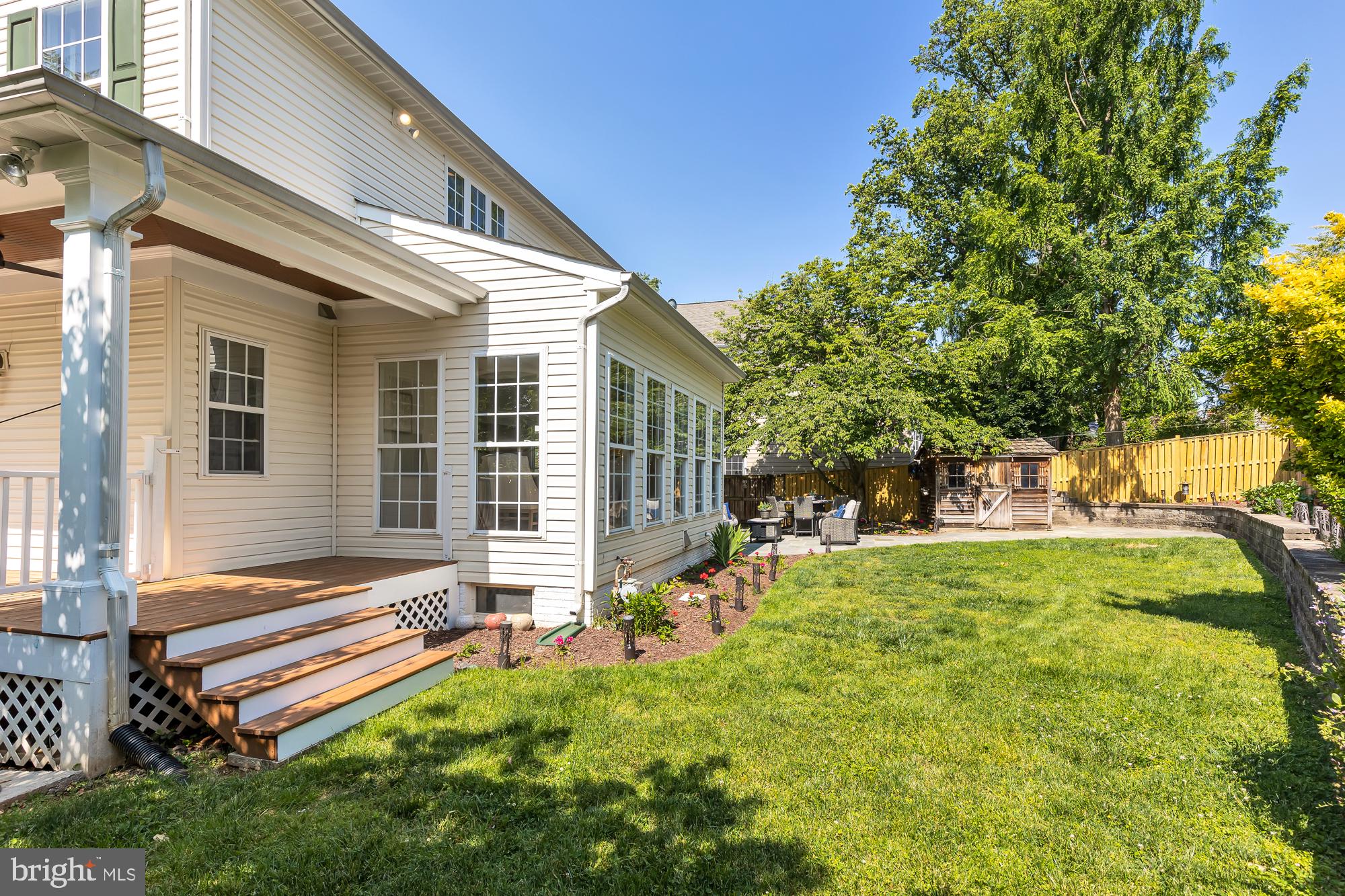 AYRLAWN - Residential