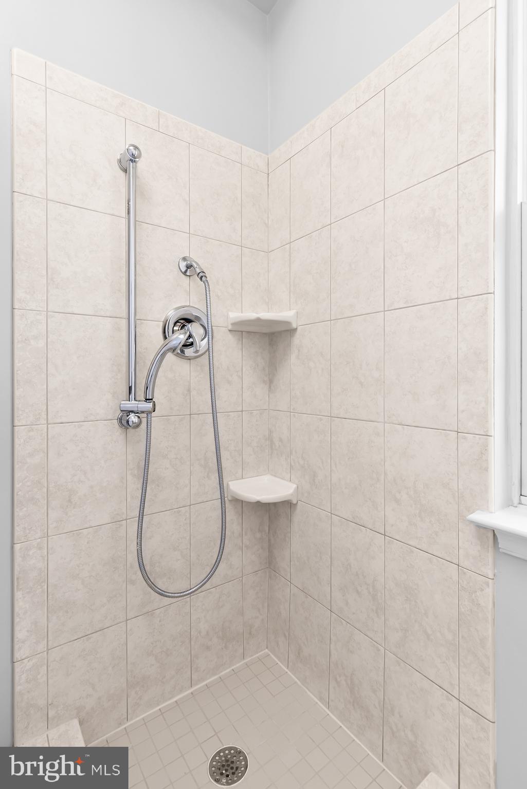 AYRLAWN - Residential