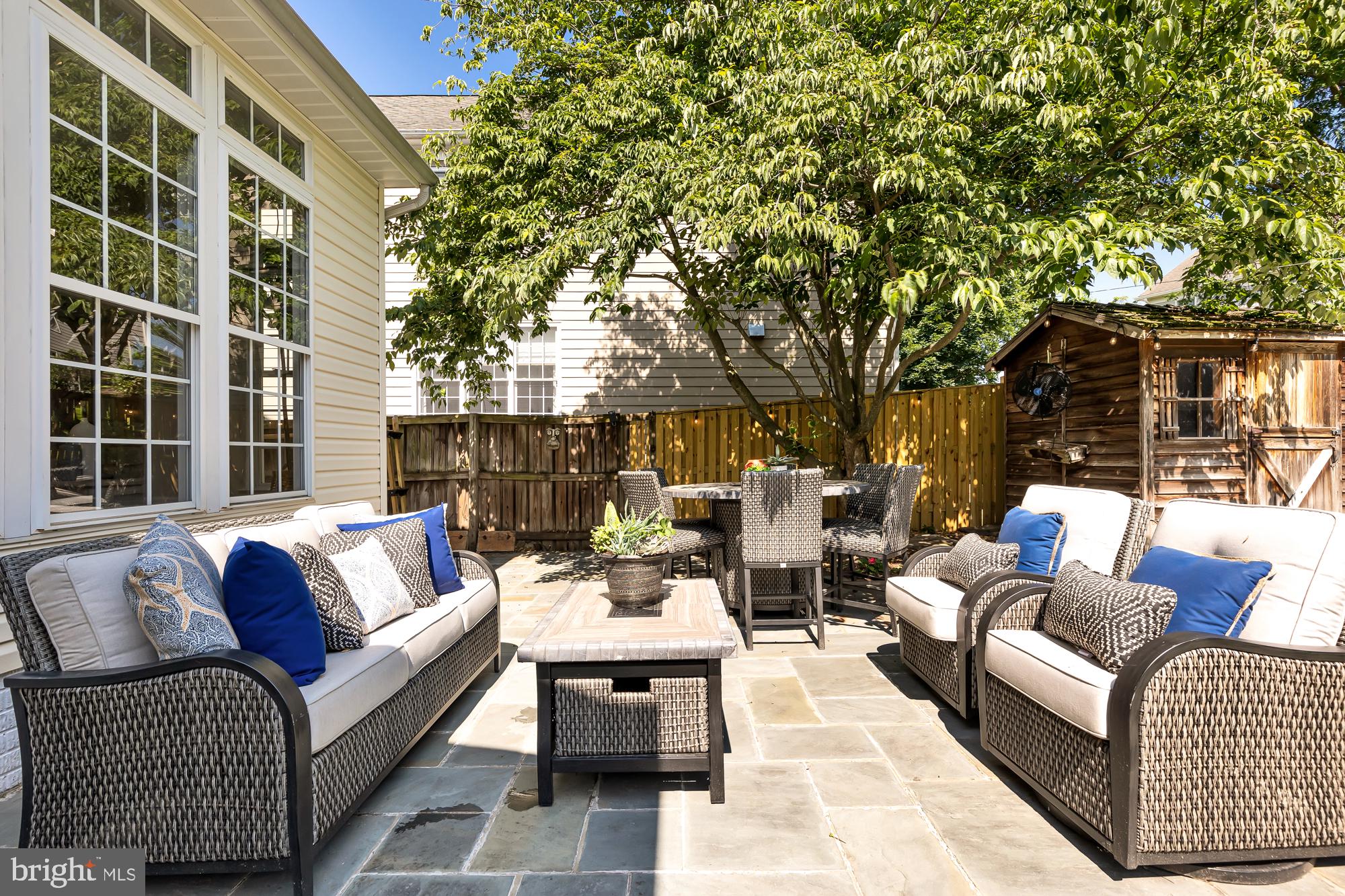 AYRLAWN - Residential