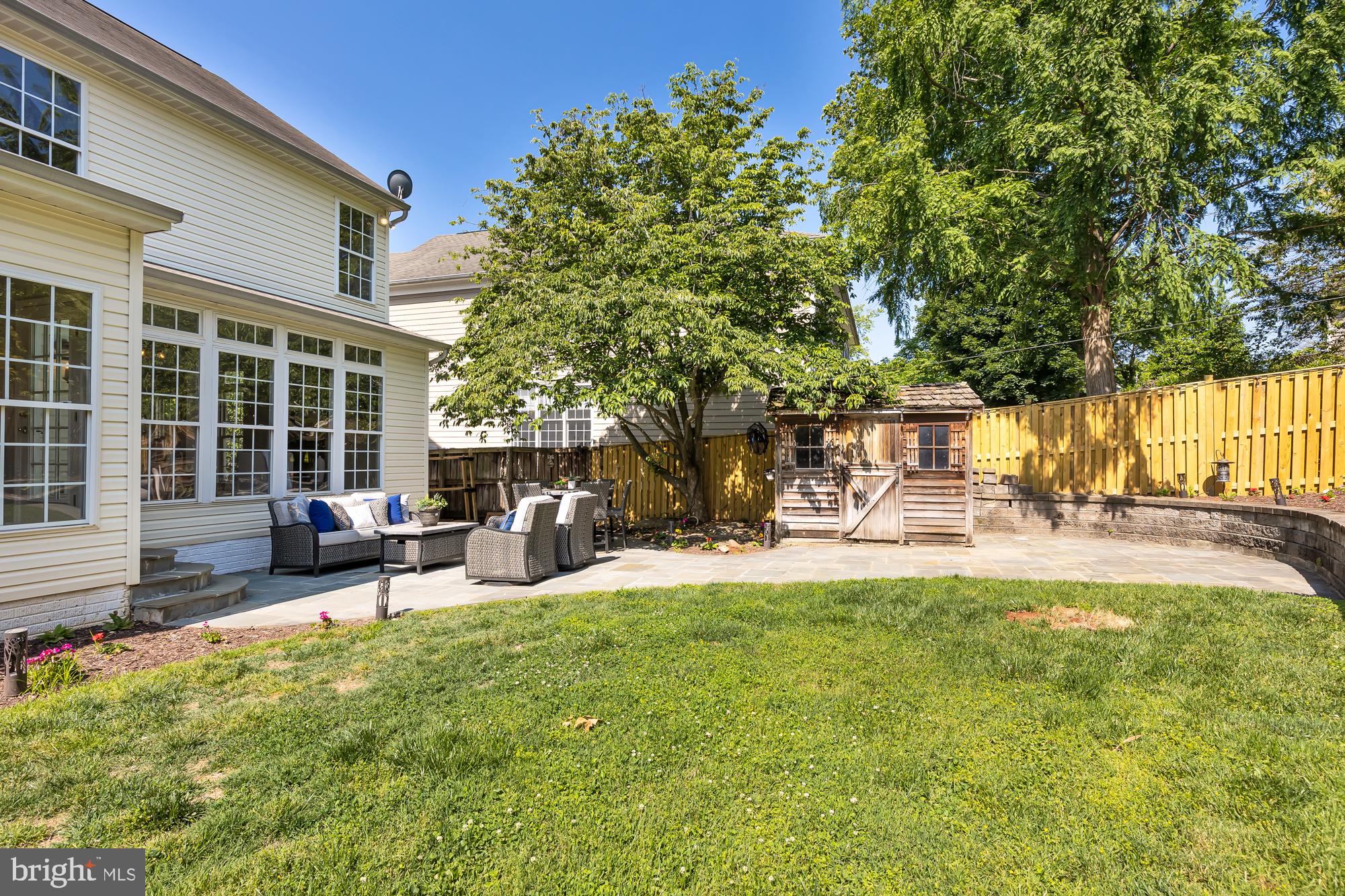 AYRLAWN - Residential