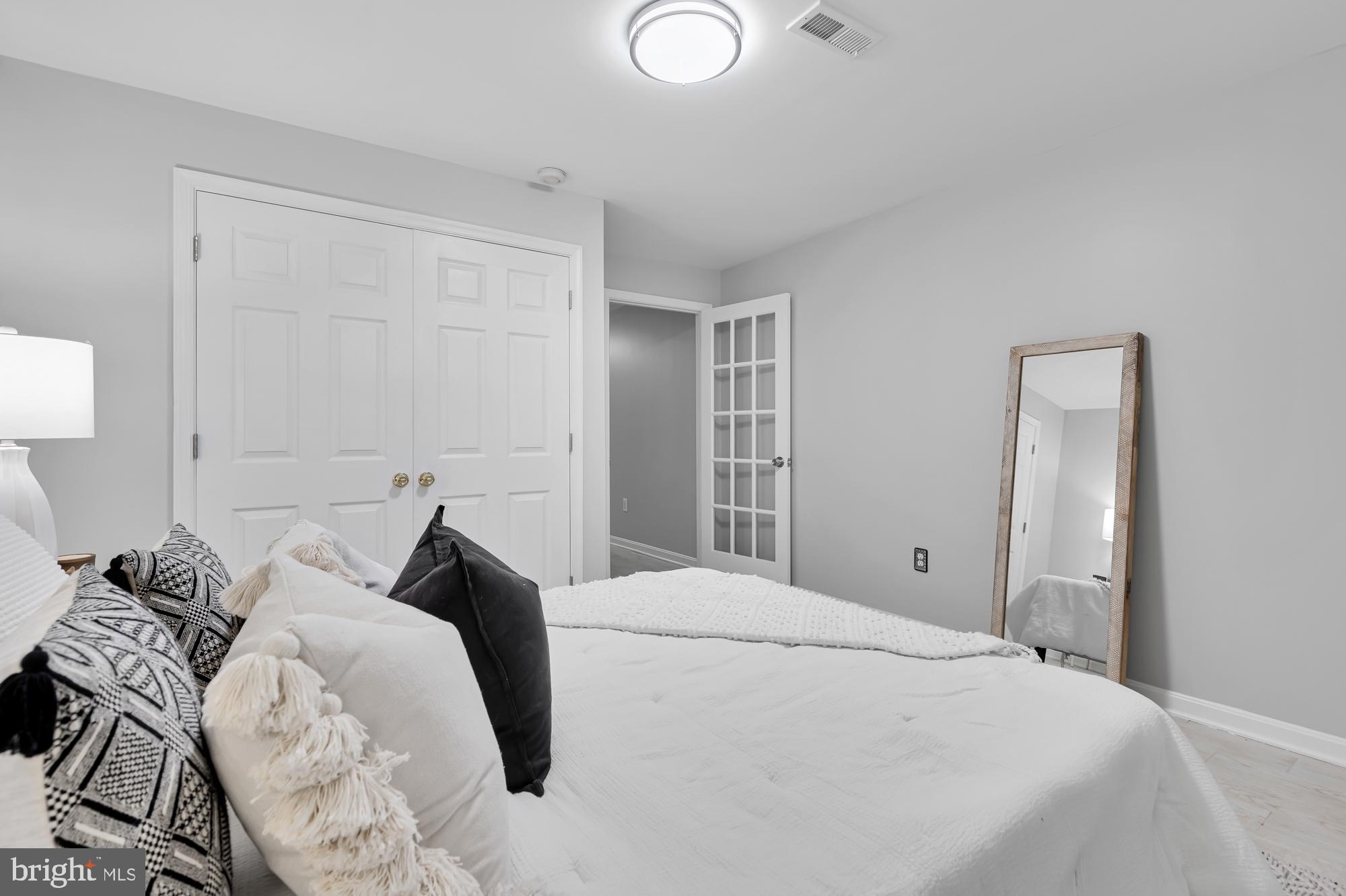 AYRLAWN - Residential