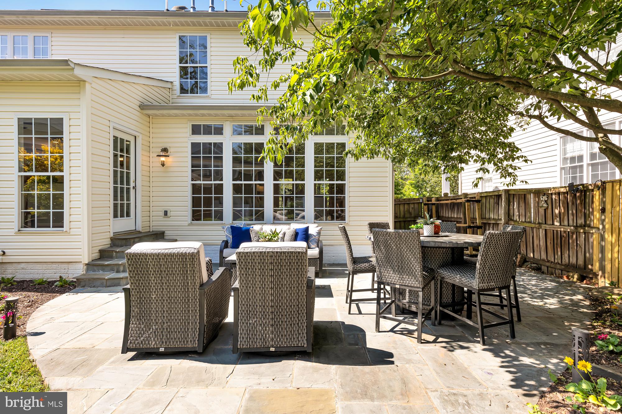 AYRLAWN - Residential