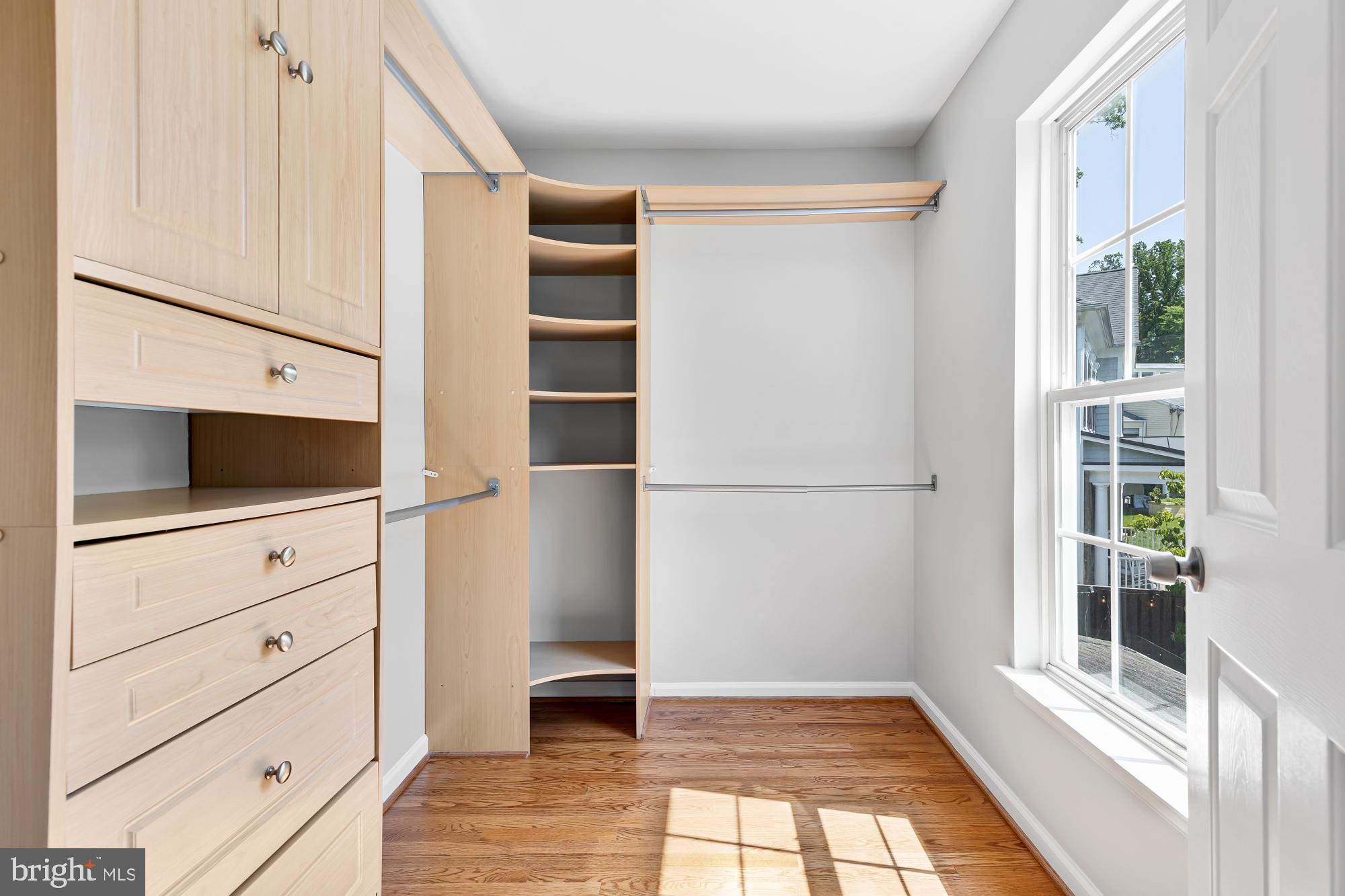 AYRLAWN - Residential