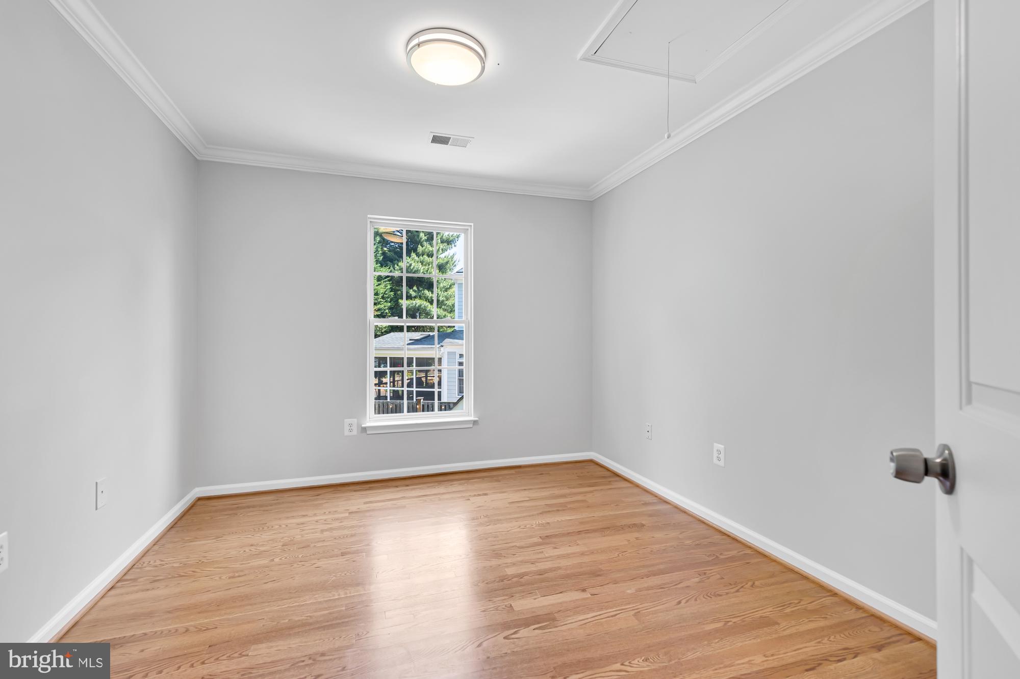 AYRLAWN - Residential