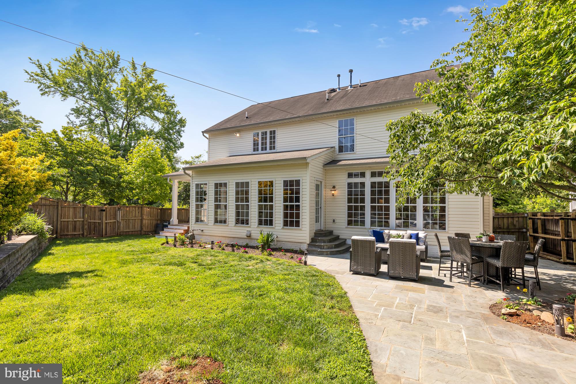 AYRLAWN - Residential