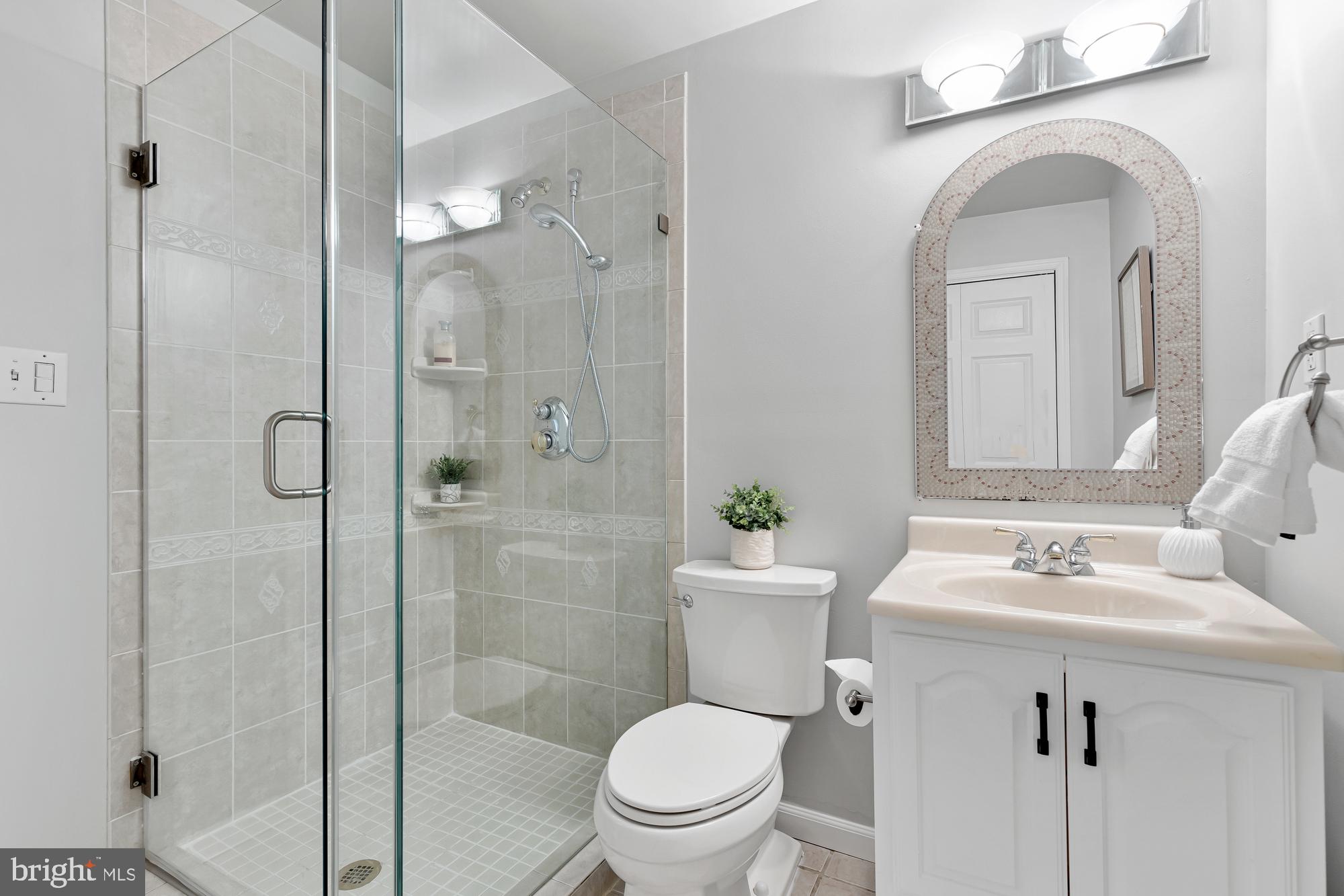 AYRLAWN - Residential