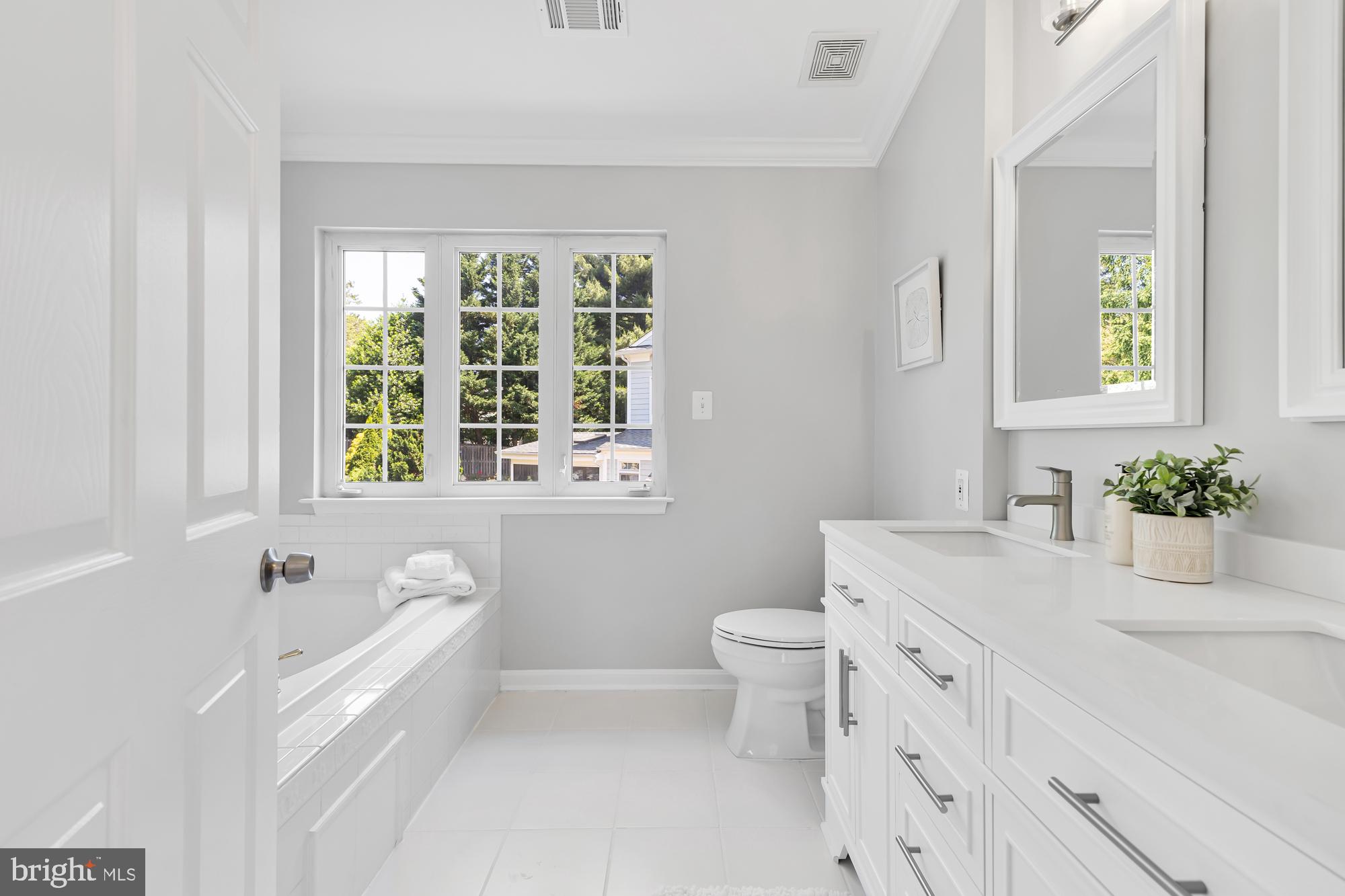 AYRLAWN - Residential