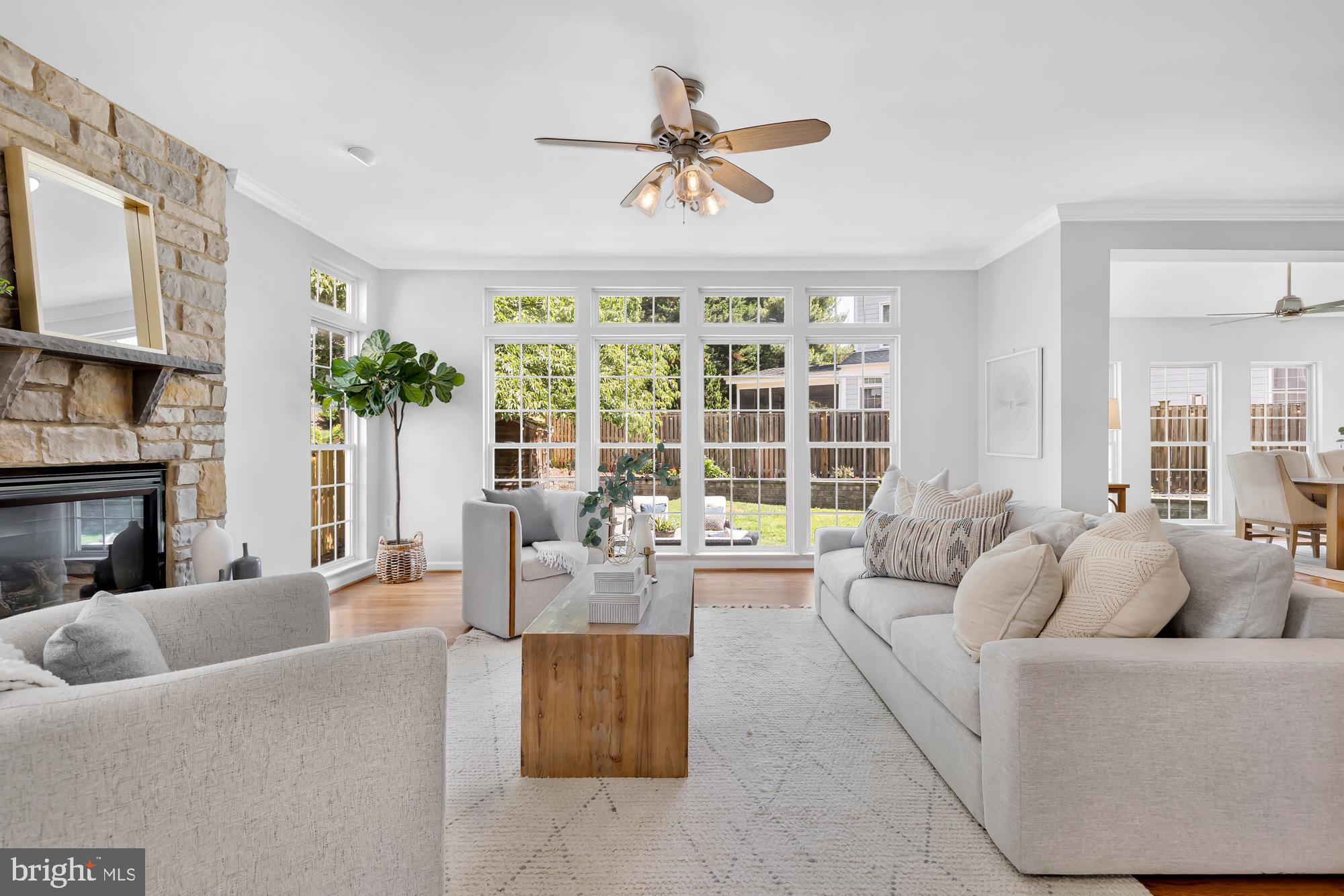 AYRLAWN - Residential