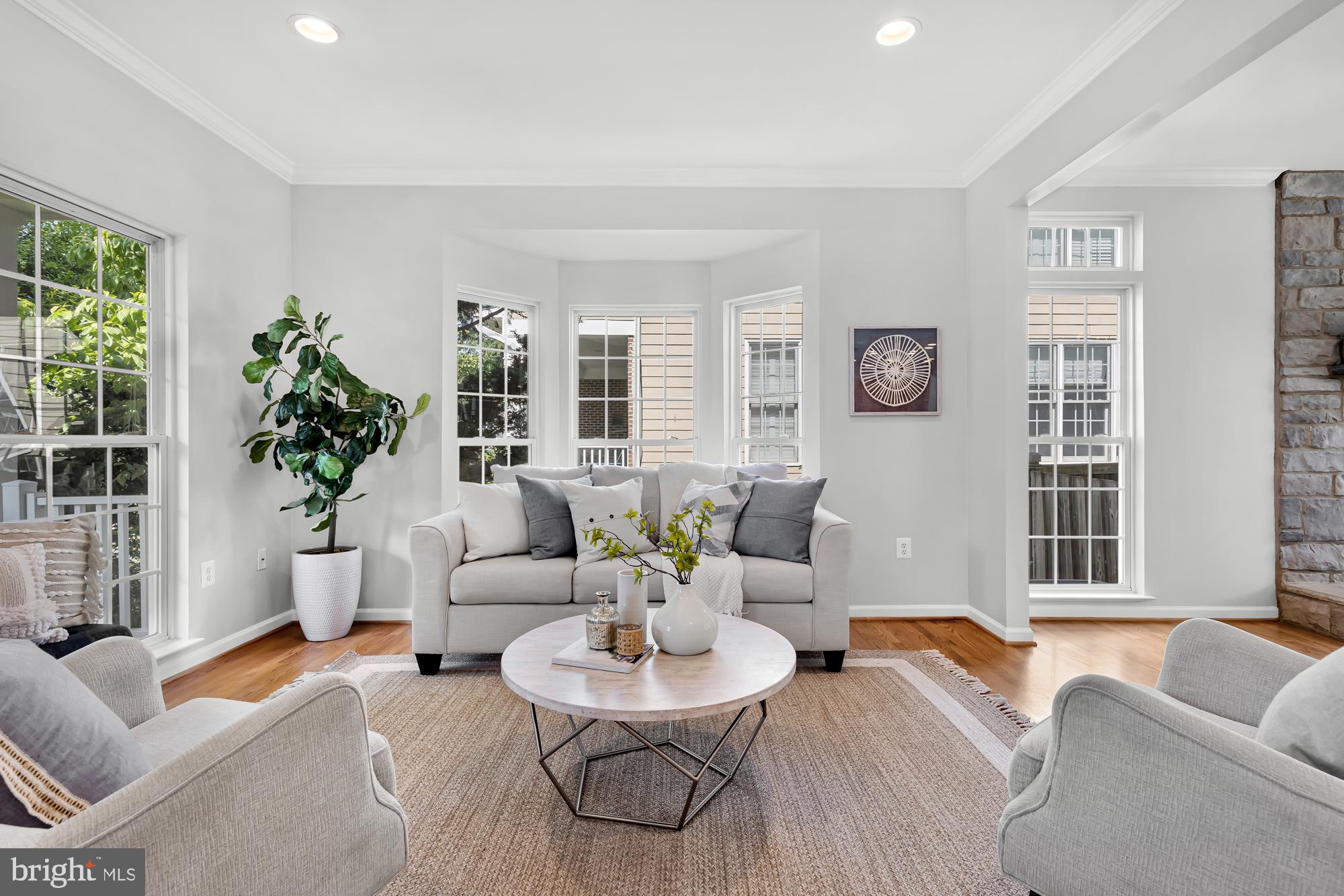 AYRLAWN - Residential