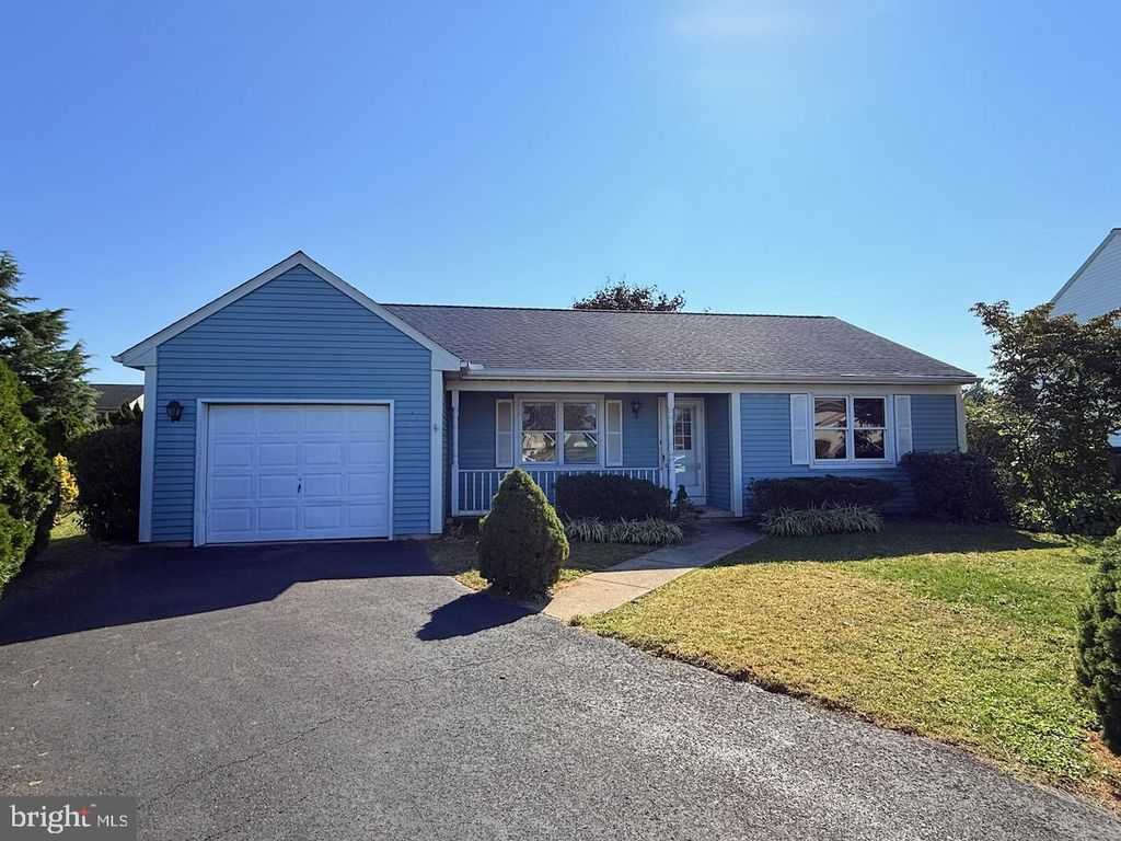 Photo of 220 Sycamore Lane, NEW HOLLAND, PA 17557 (MLS # PALA2077132)