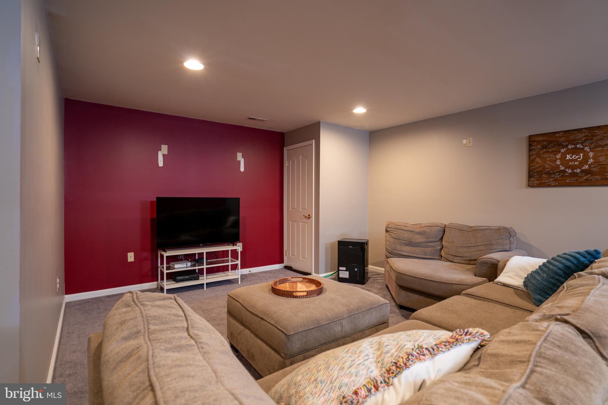 WELLINGTON VILLAGE - Residential