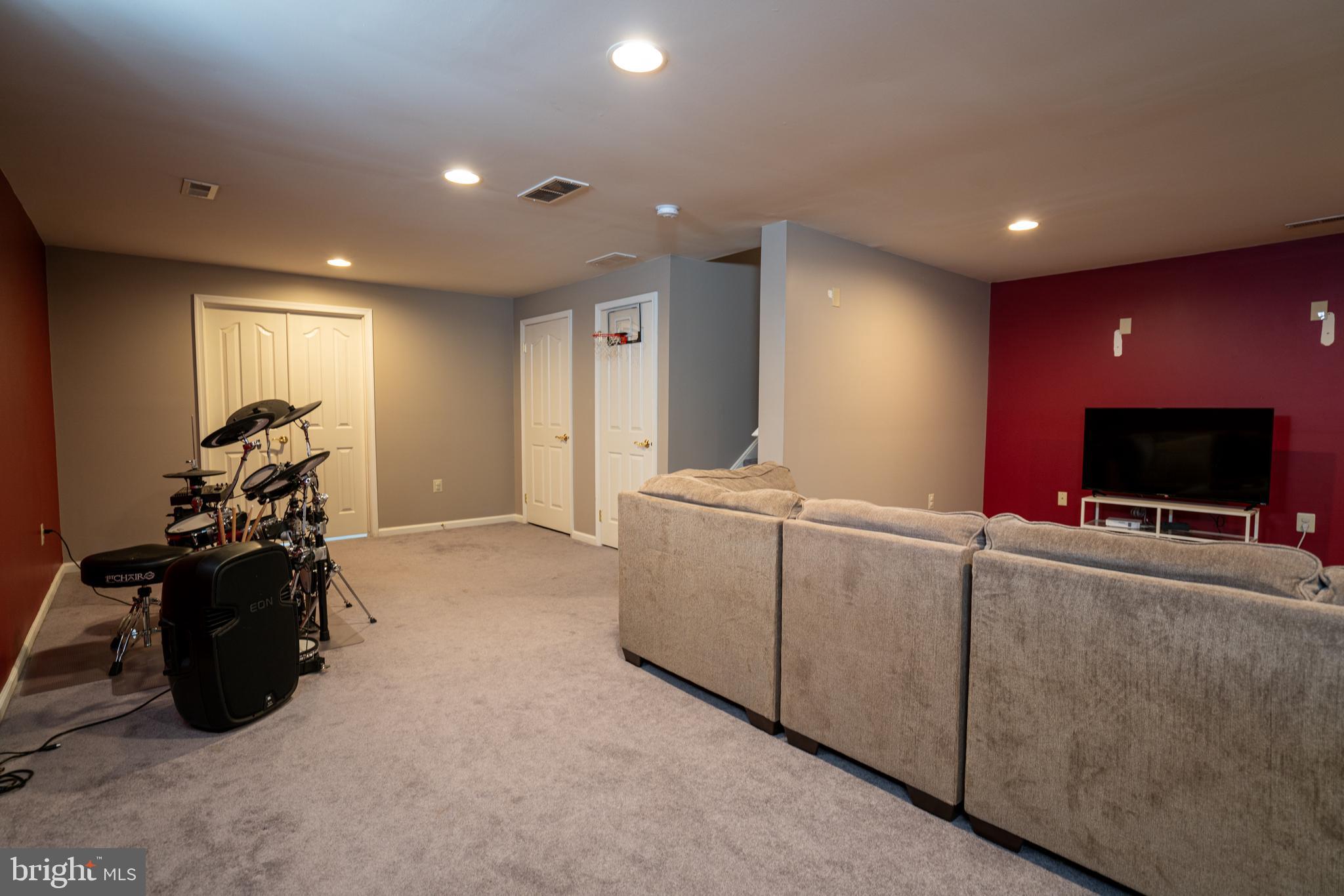 WELLINGTON VILLAGE - Residential