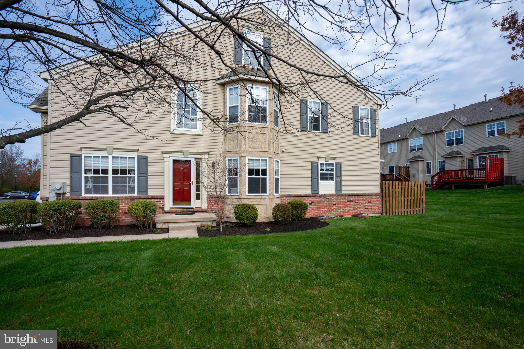2594 WELLINGTON WAY