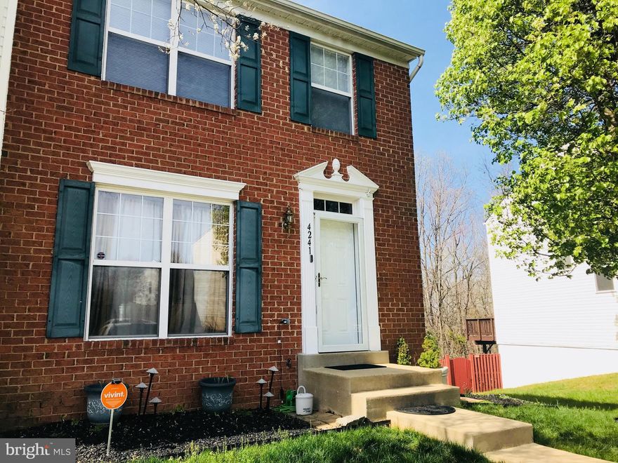 WOW! Dont miss this stunning end-unit townhome. Hardwood floors, private backyard with deck in a great location! Come take a look and apply online before its gone! Current occupant in the process of moving out.