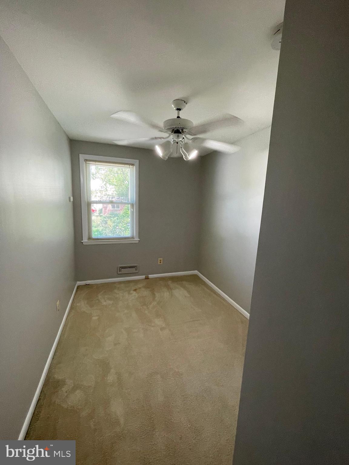 CHRISTOPHER - Residential Lease