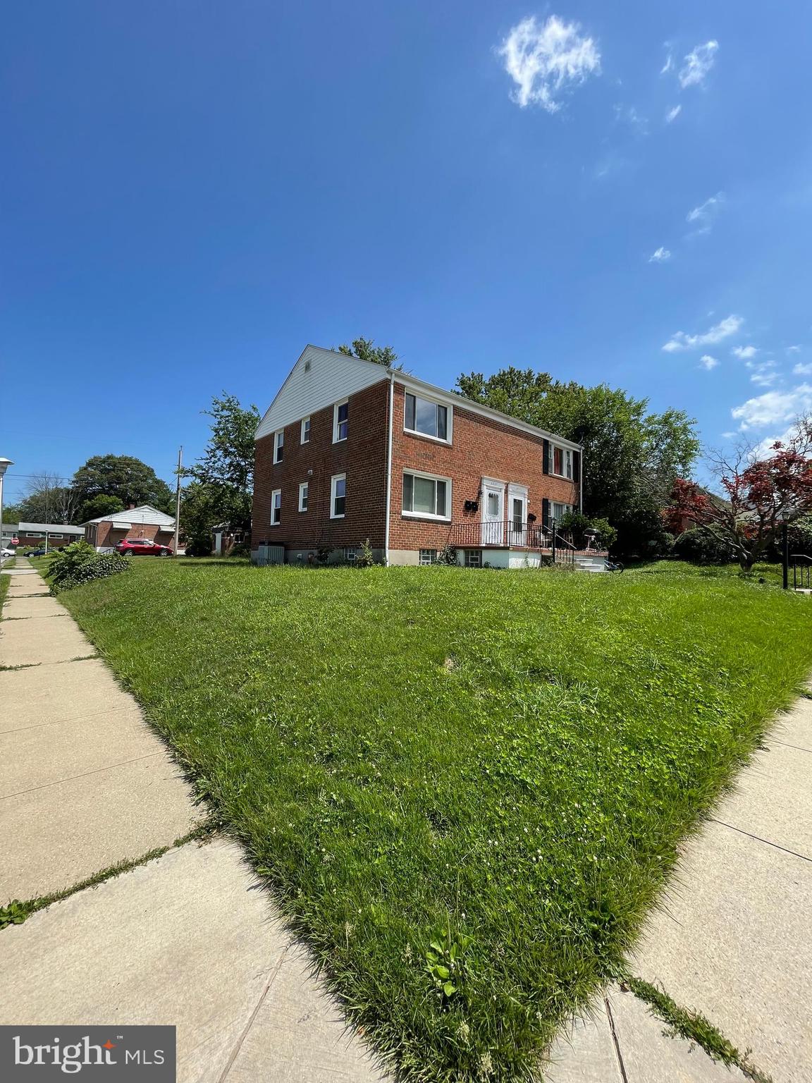 CHRISTOPHER - Residential Lease