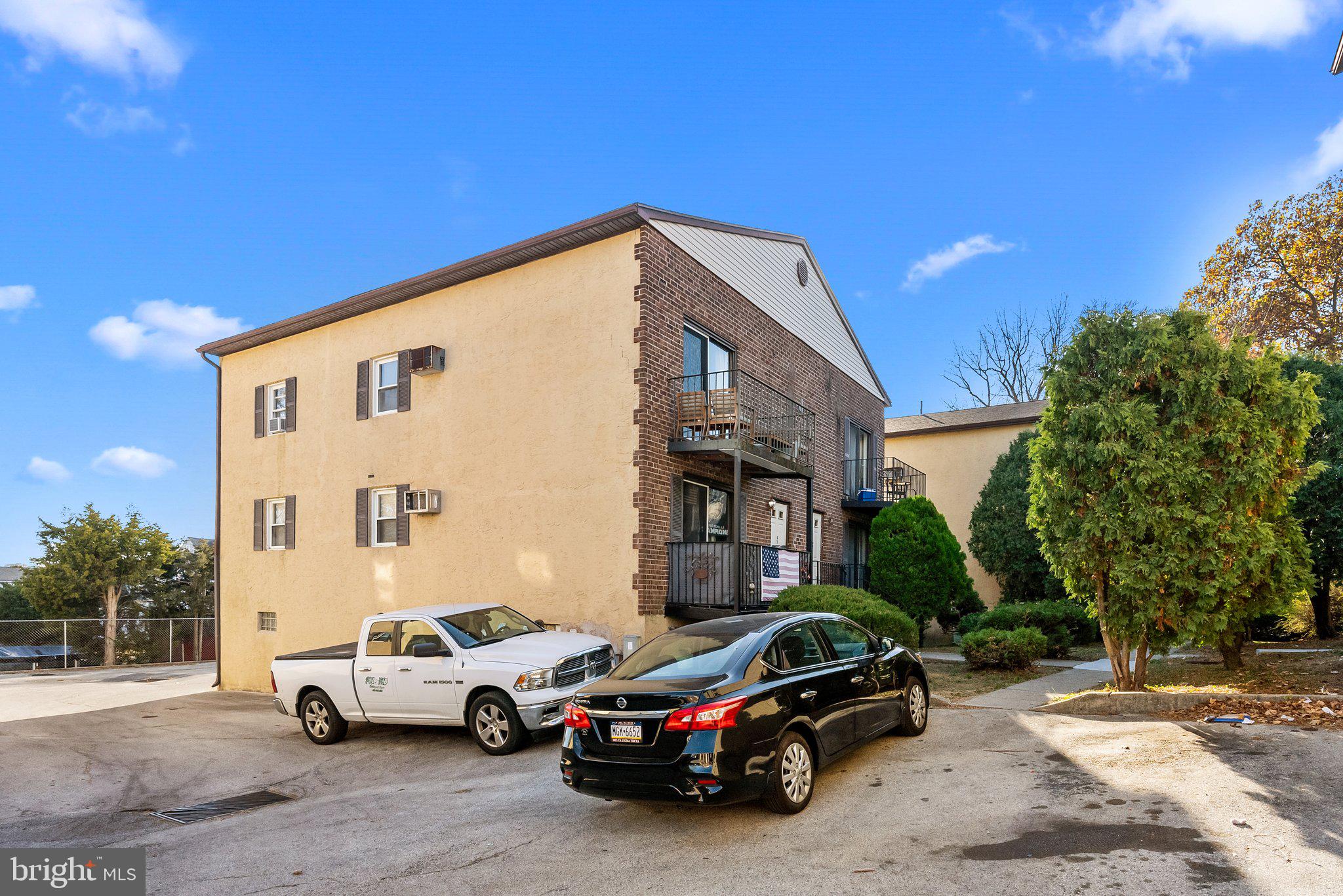 SPRINGFIELD COURT - Residential