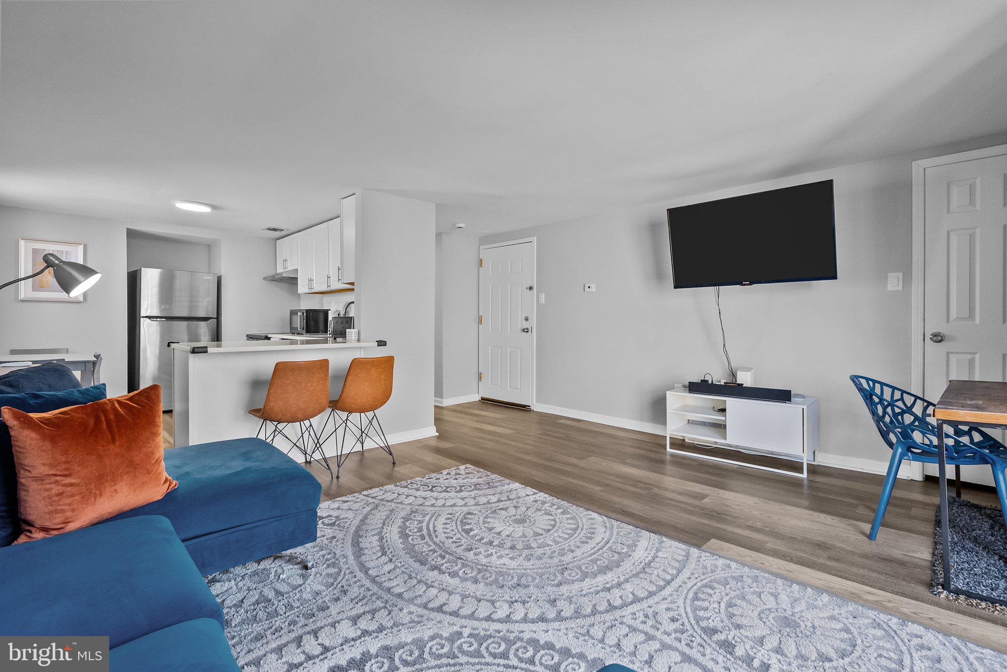 SPRINGFIELD COURT - Residential