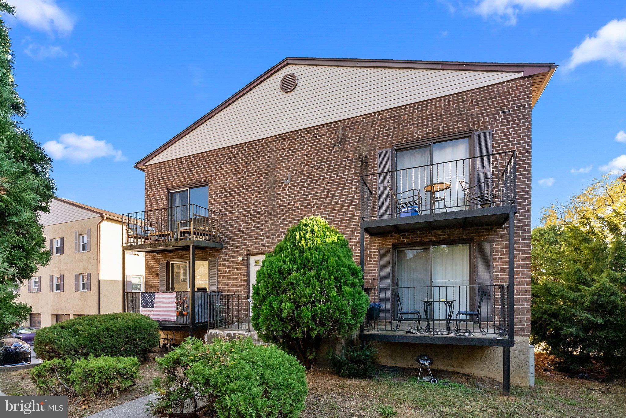 SPRINGFIELD COURT - Residential