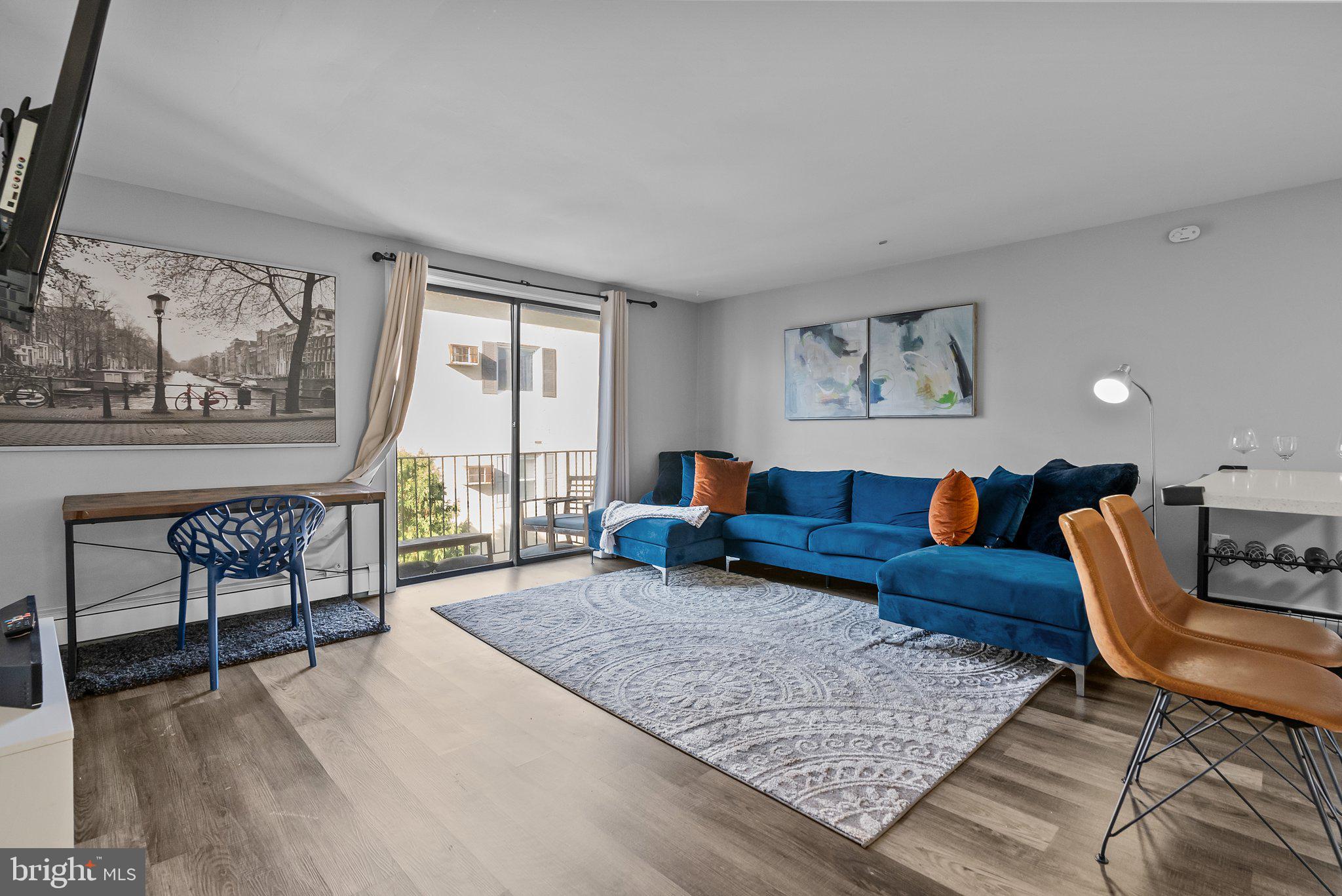 SPRINGFIELD COURT - Residential