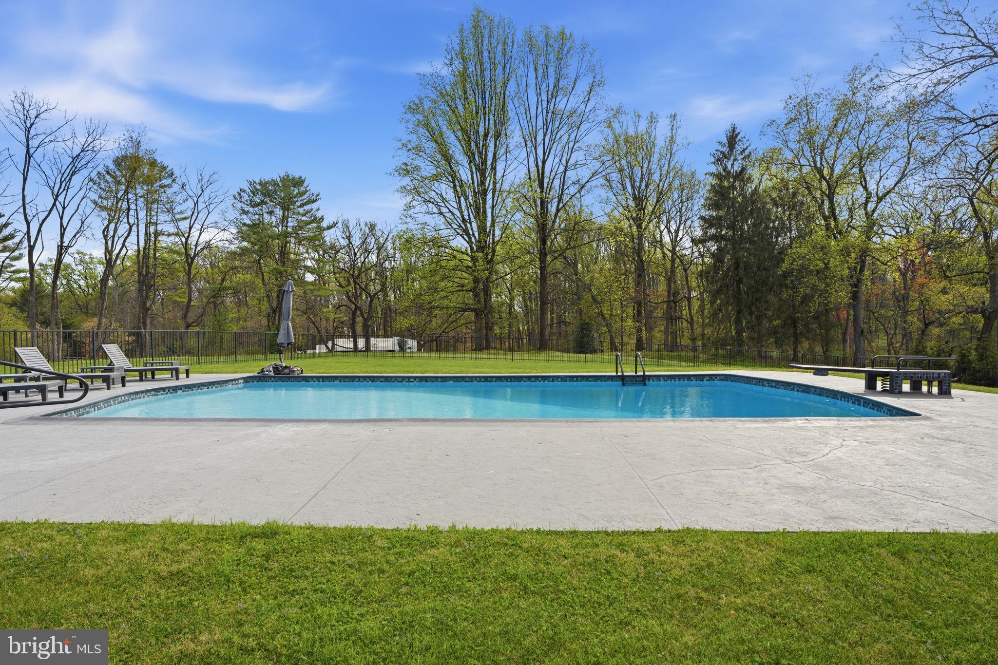 LONDONDERRY WOODS - Residential