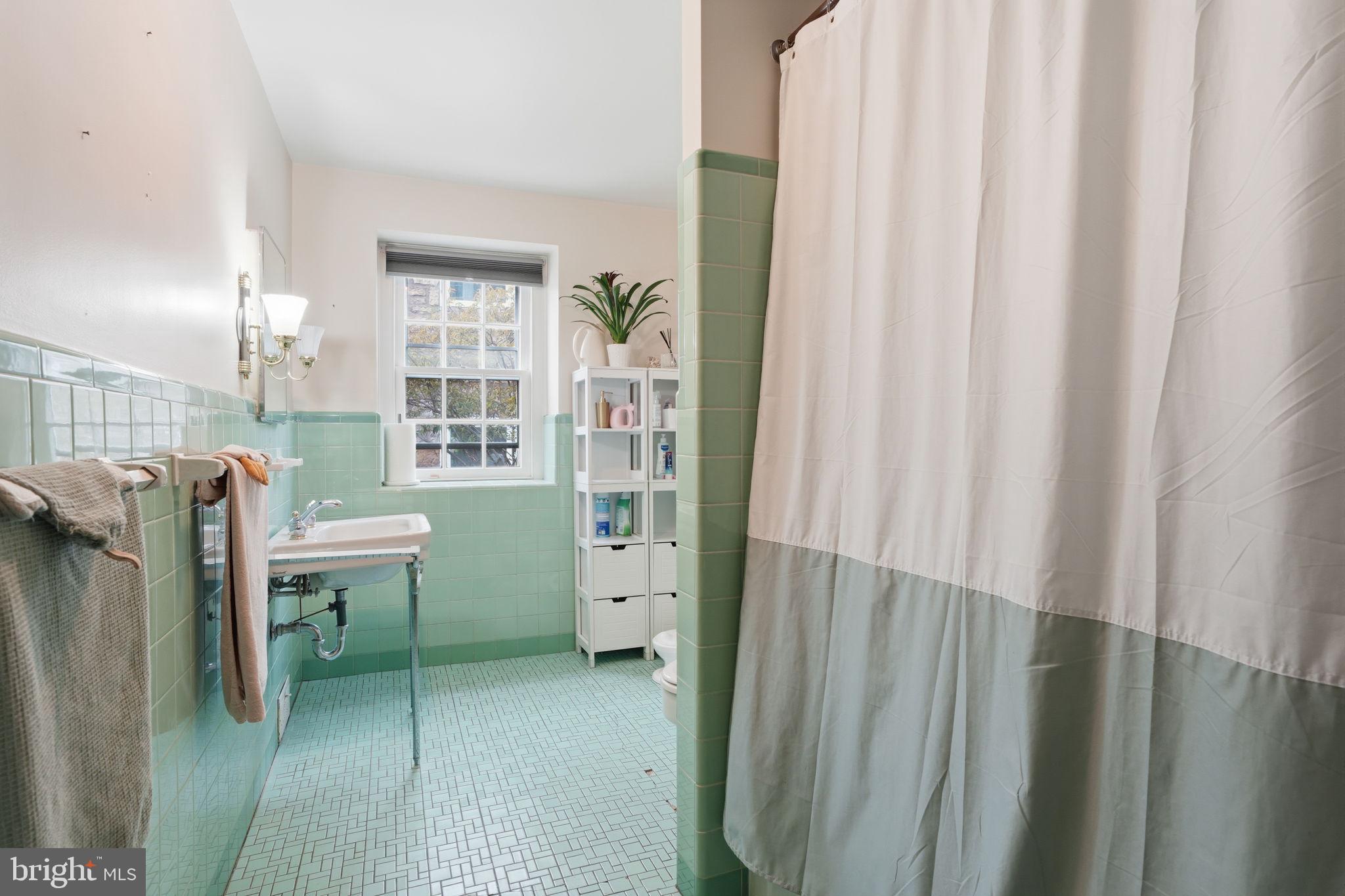 LONDONDERRY WOODS - Residential