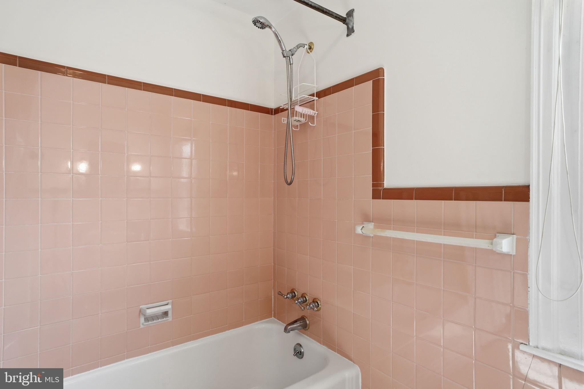 LONDONDERRY WOODS - Residential