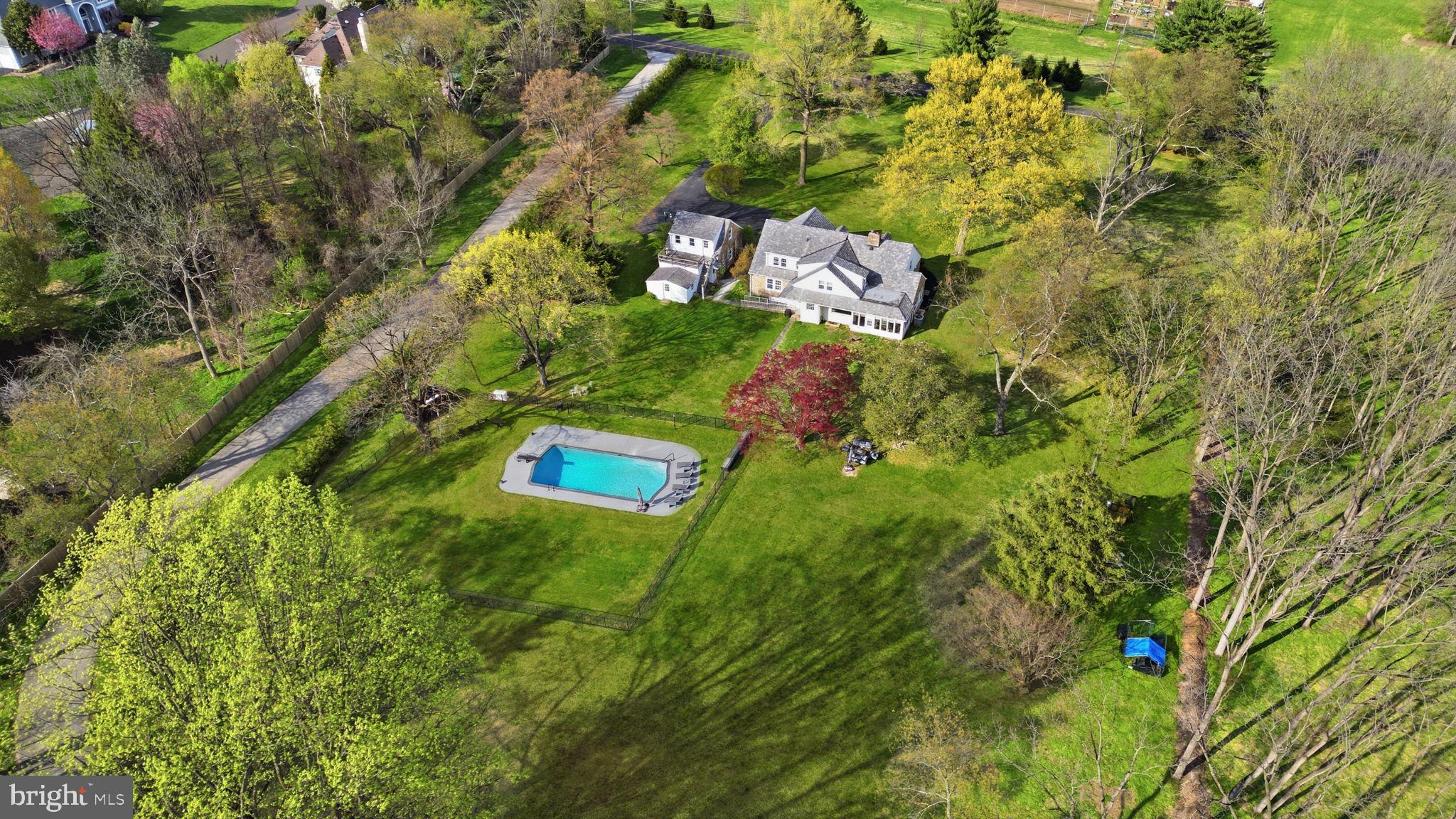 LONDONDERRY WOODS - Residential