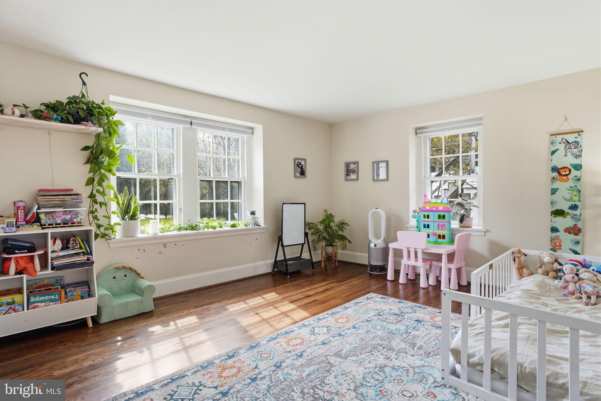 LONDONDERRY WOODS - Residential