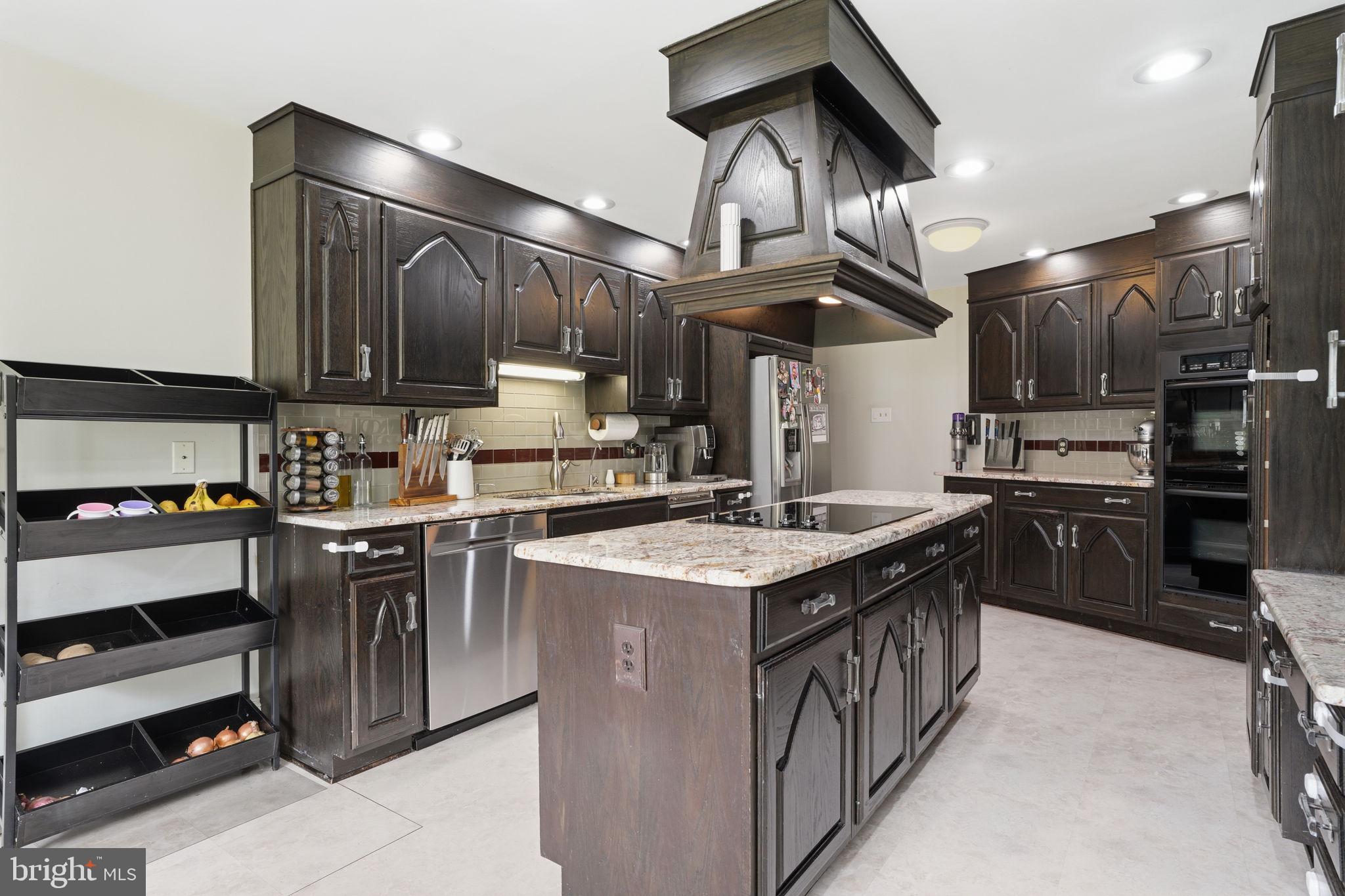 LONDONDERRY WOODS - Residential