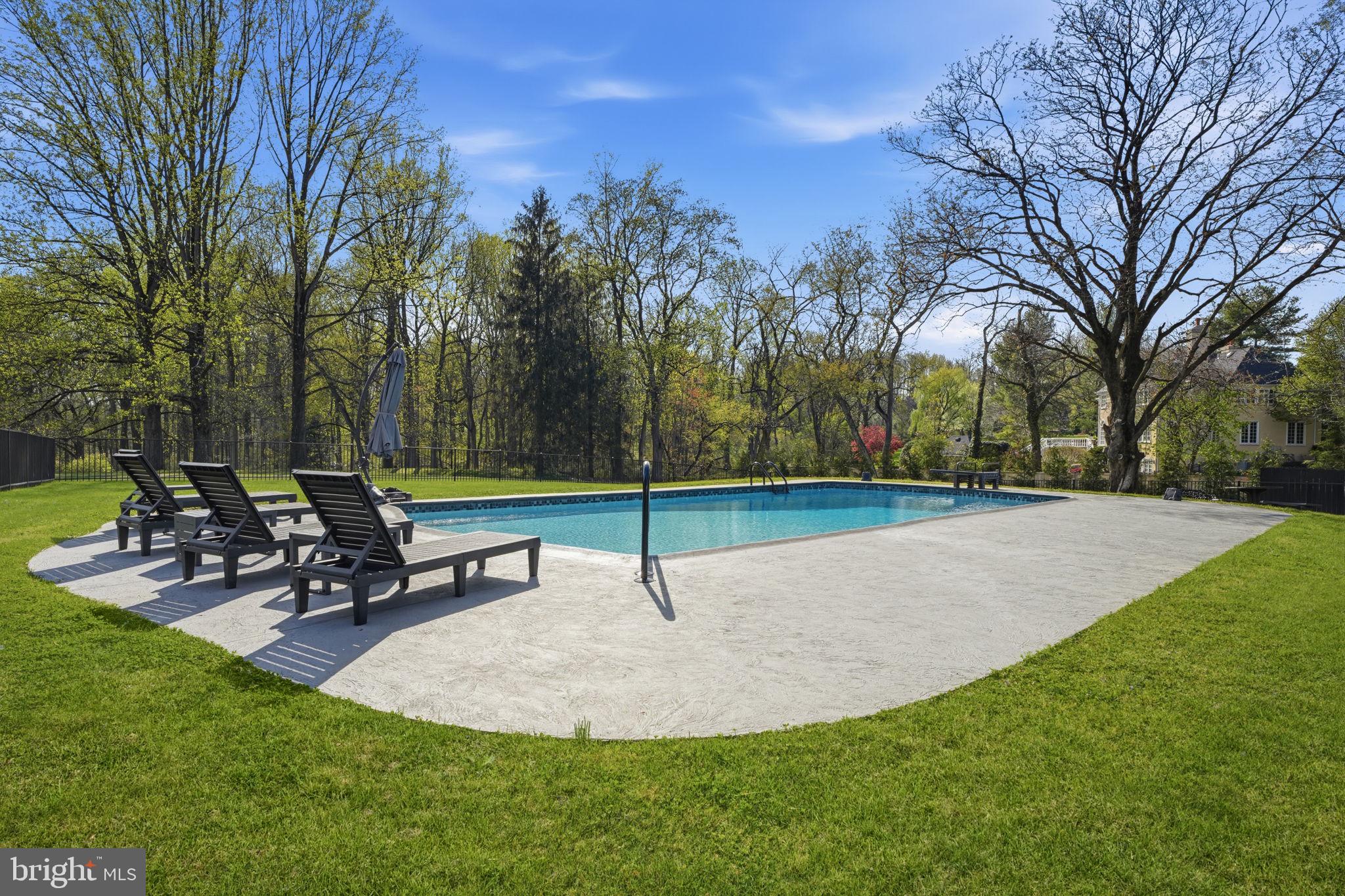 LONDONDERRY WOODS - Residential