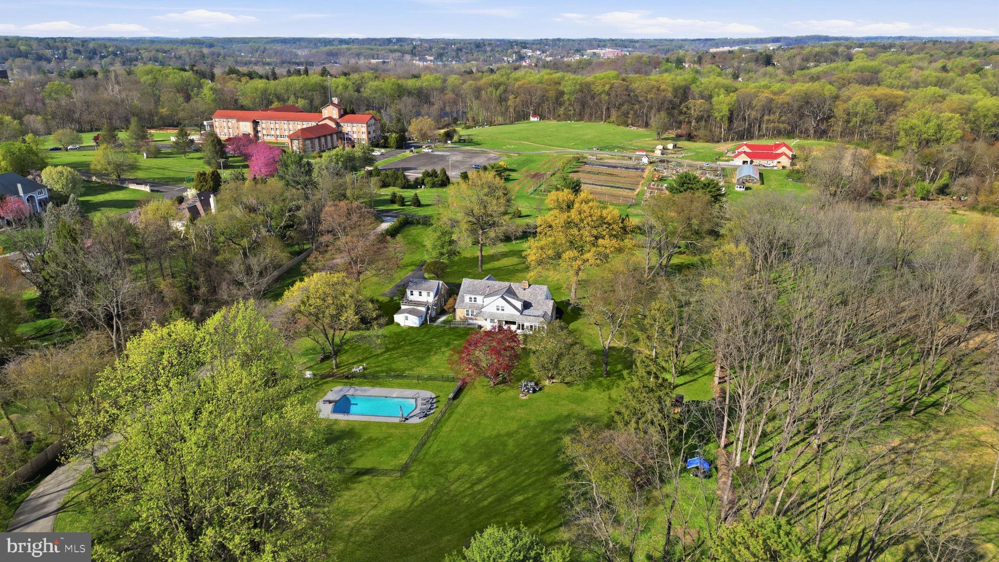 LONDONDERRY WOODS - Residential