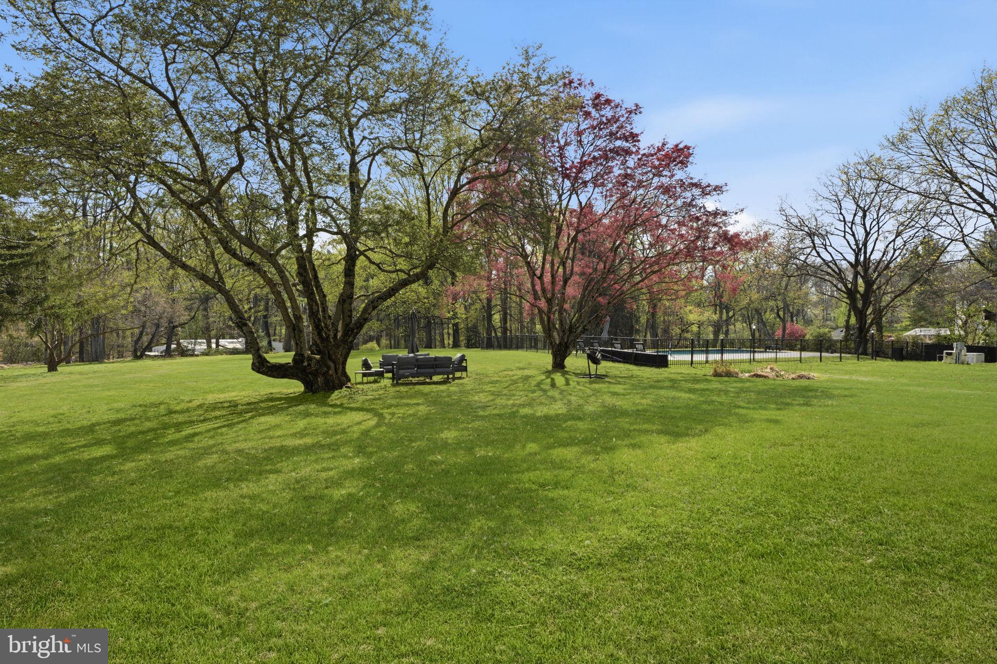 LONDONDERRY WOODS - Residential