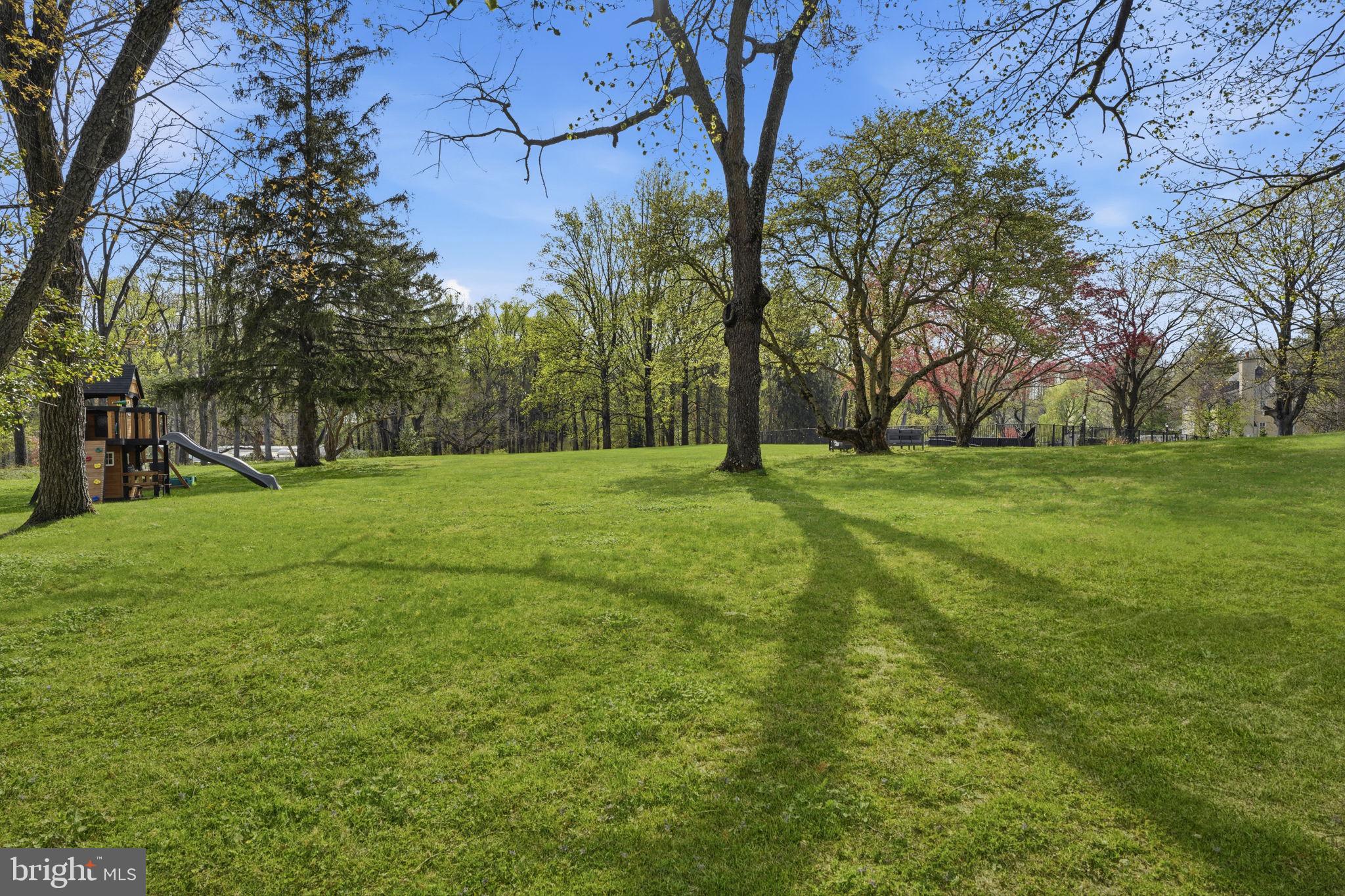 LONDONDERRY WOODS - Residential