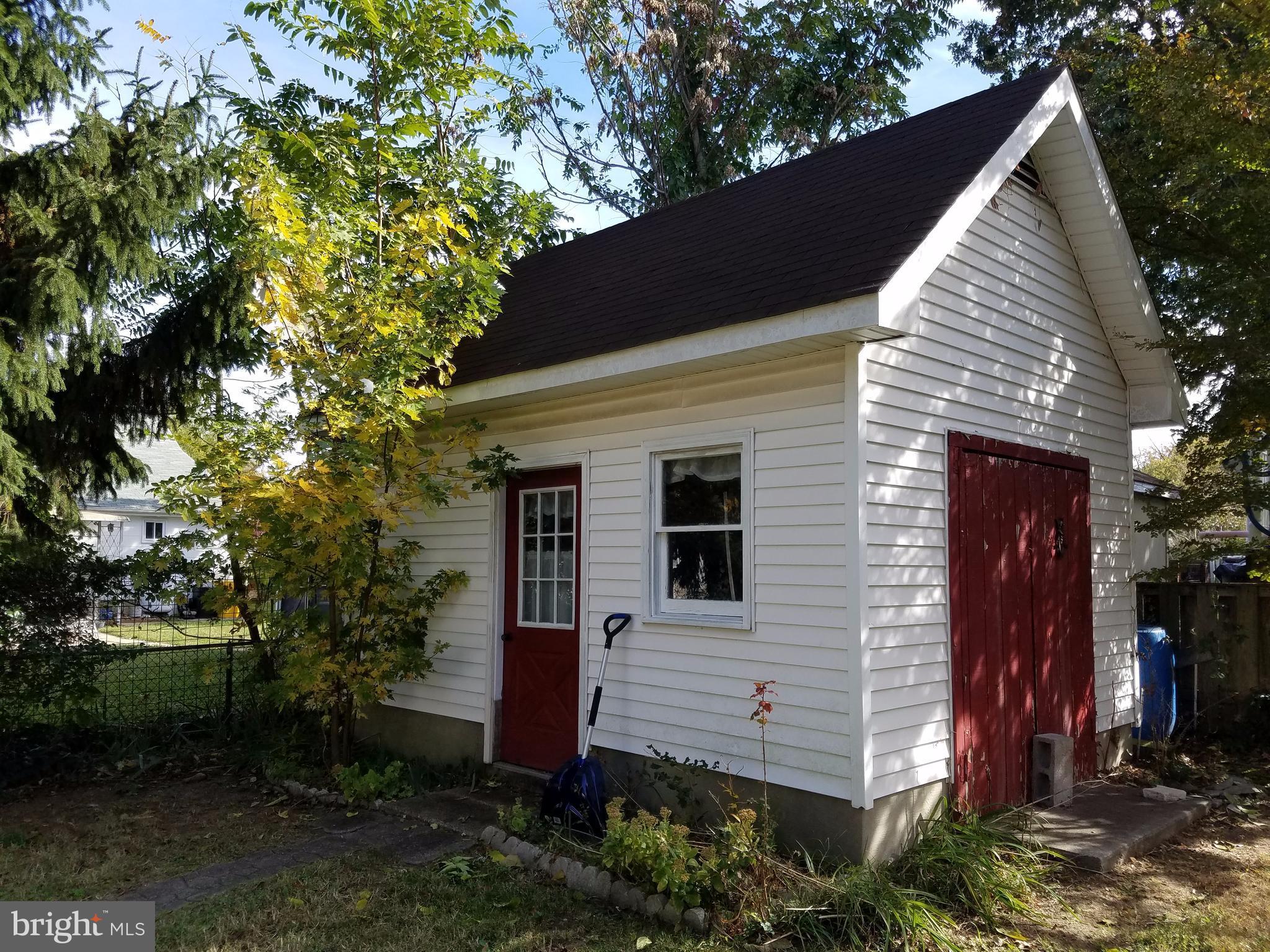 RIVIERA BEACH - Residential