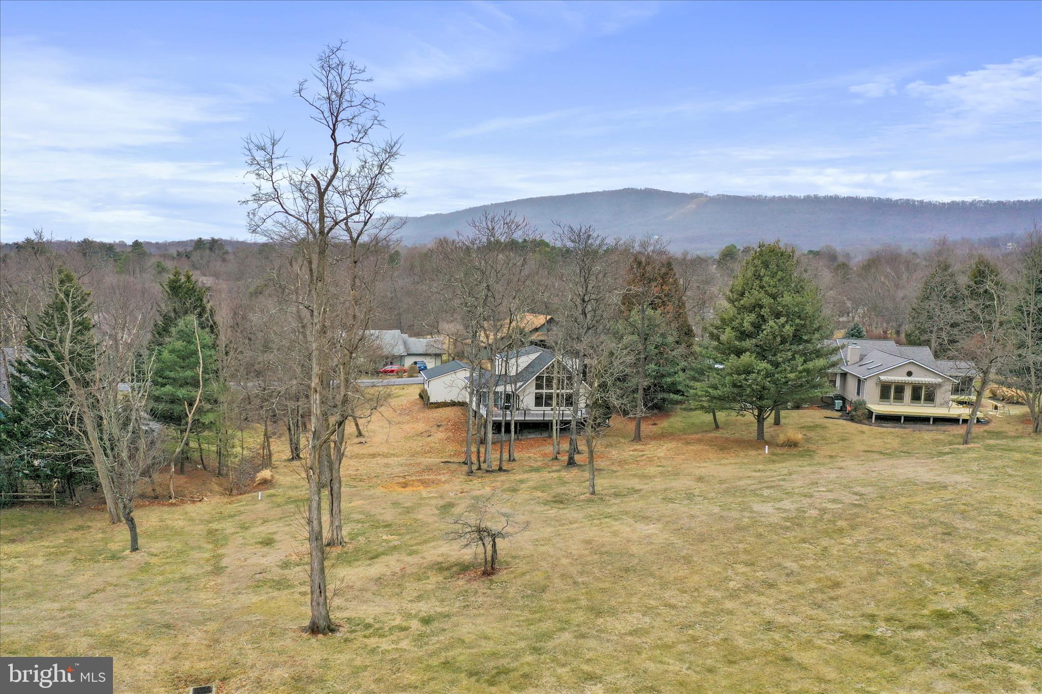 THE WOODS - Residential