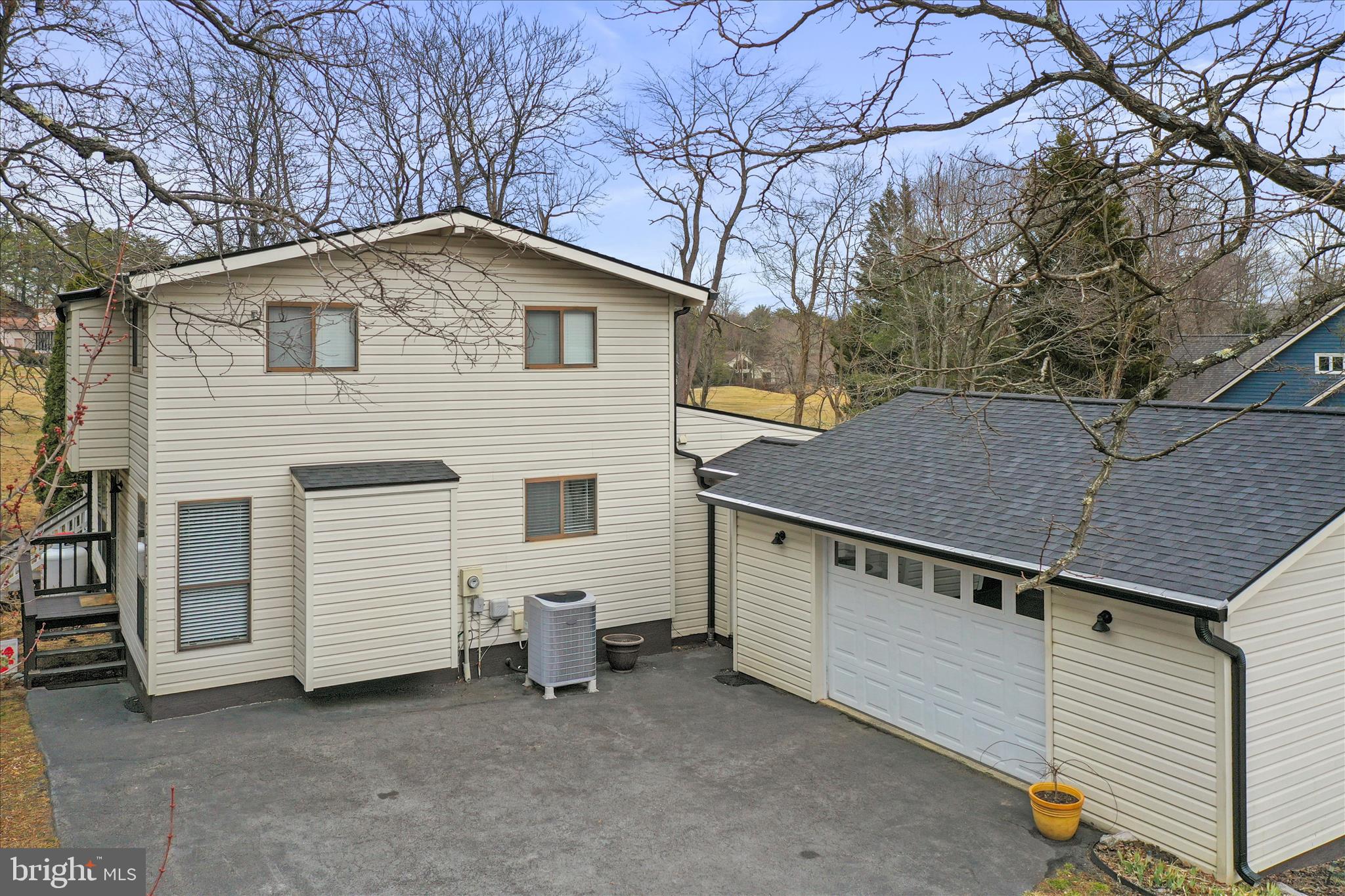 THE WOODS - Residential