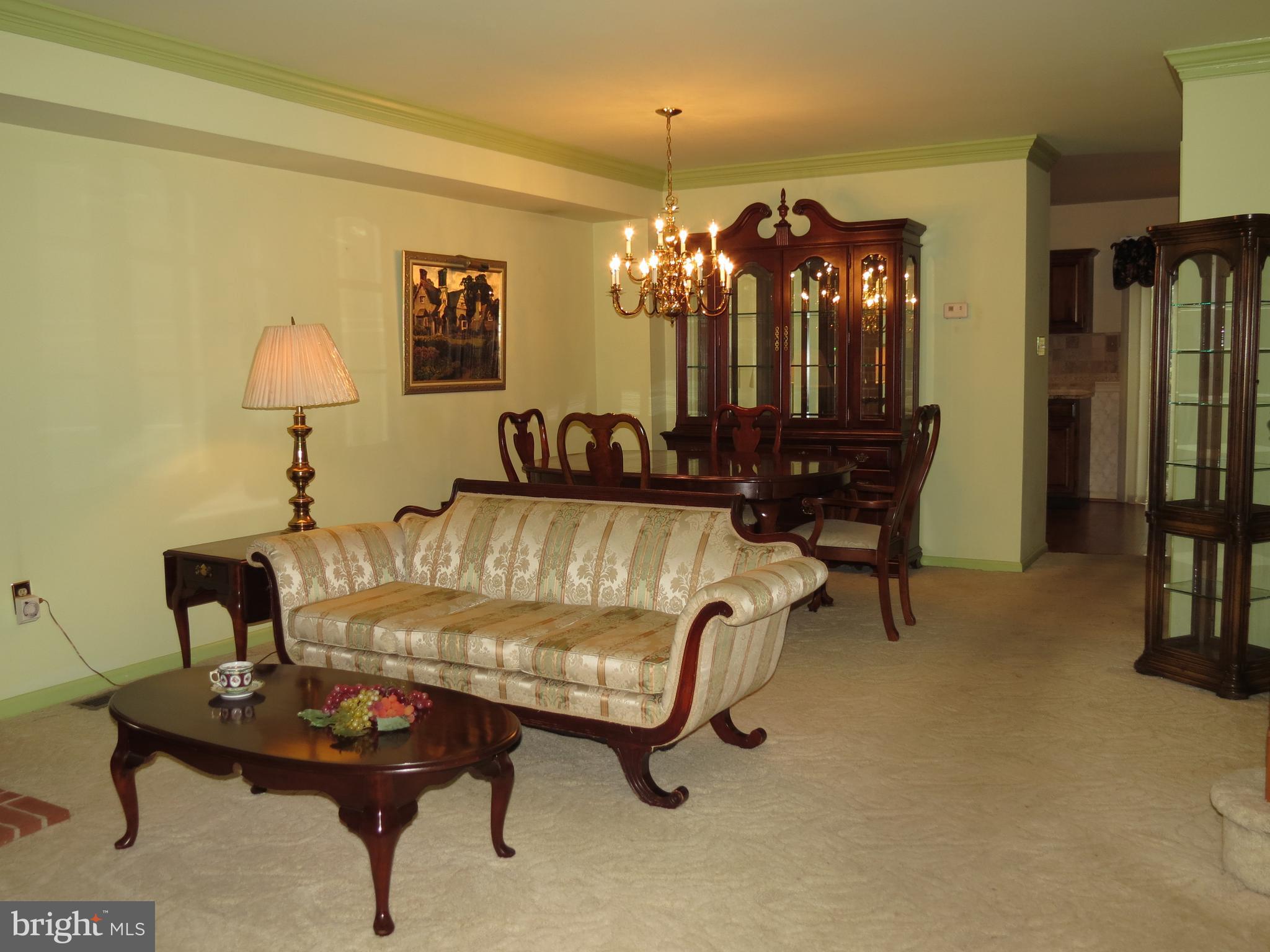 SUMMIT MEWS - Residential