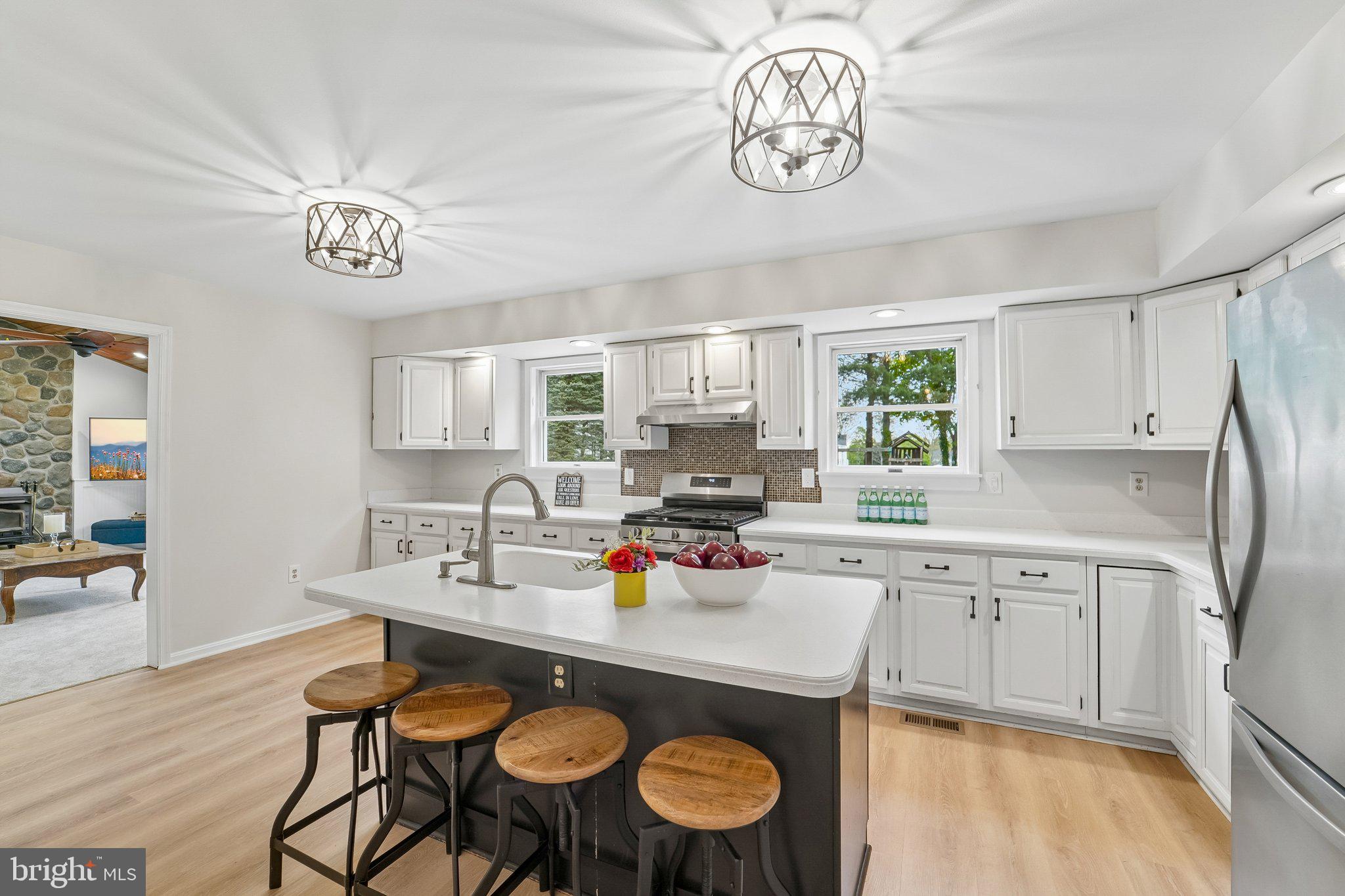 HIGHLAND LAKE - Residential