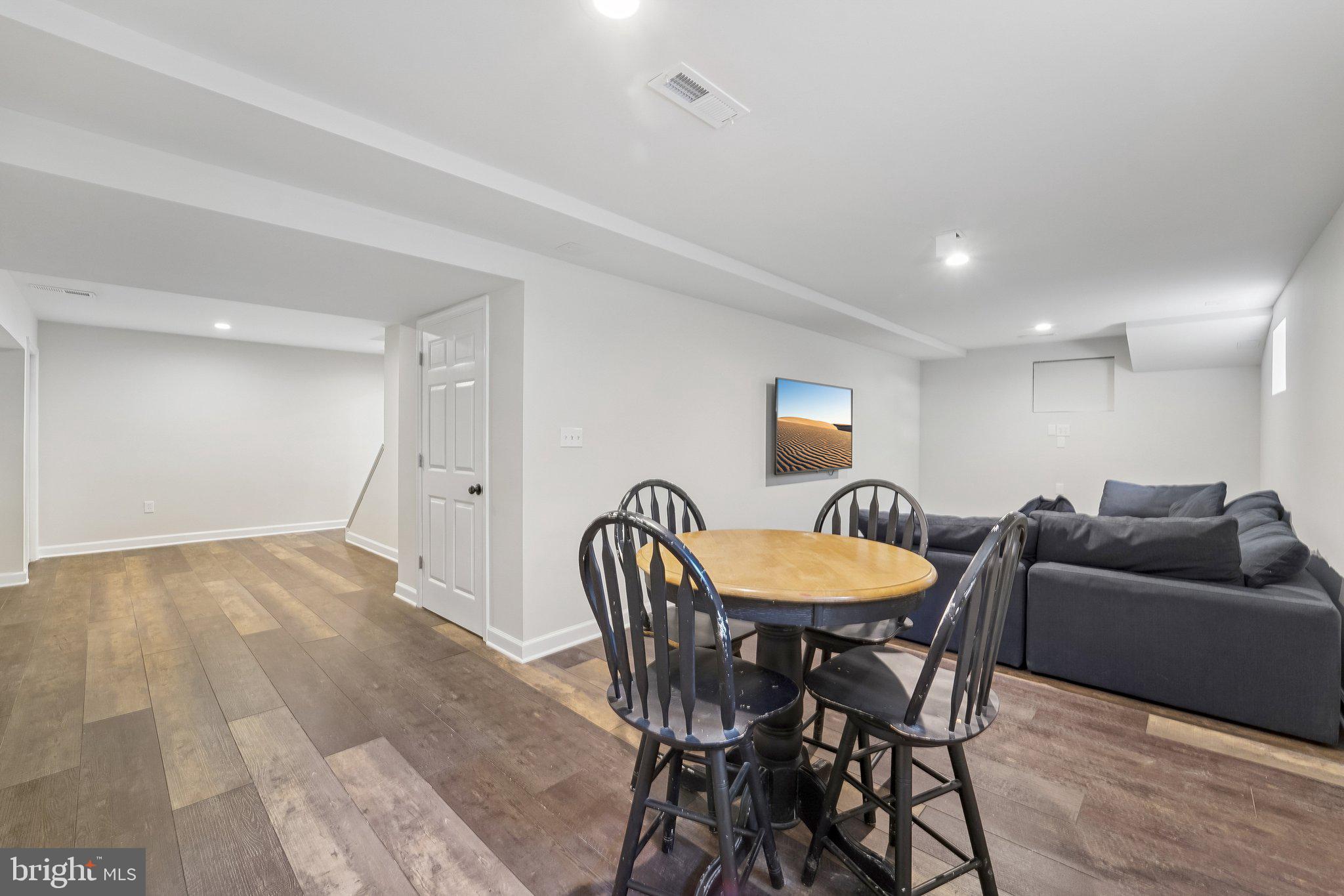 HIGHLAND LAKE - Residential