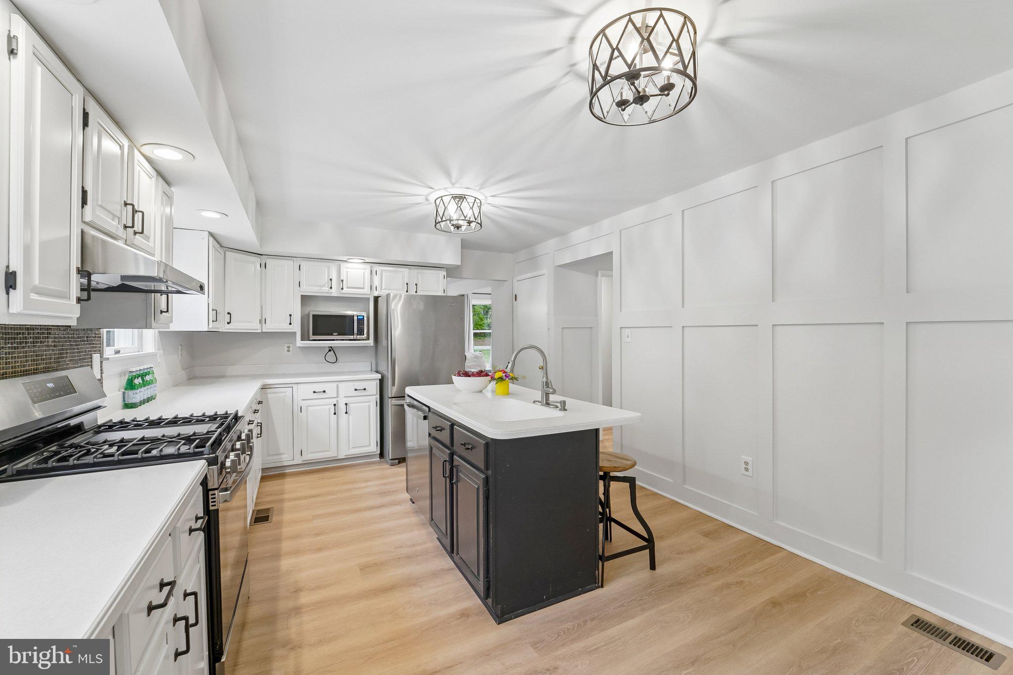 HIGHLAND LAKE - Residential