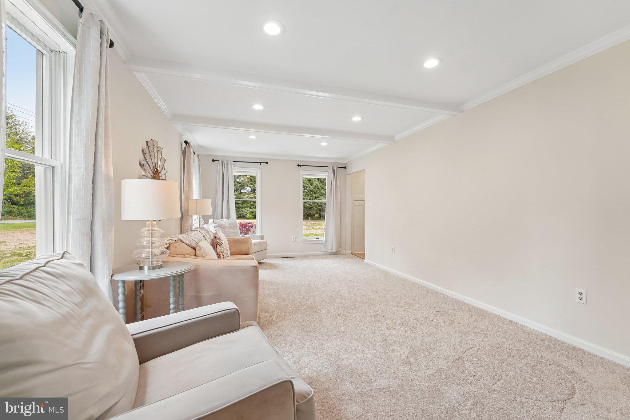 HIGHLAND LAKE - Residential