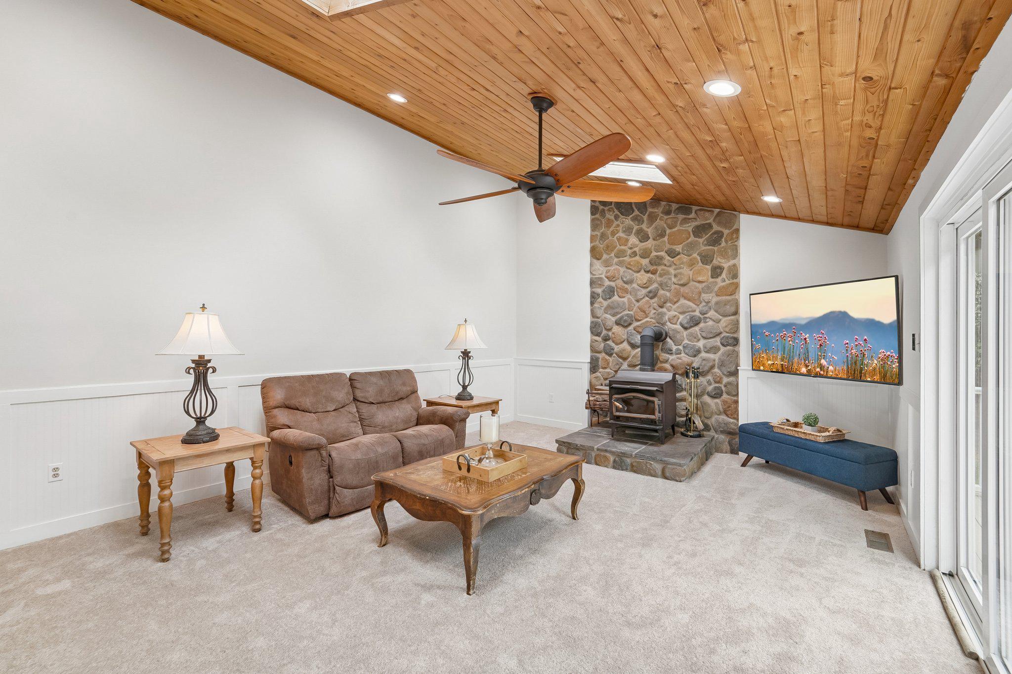 HIGHLAND LAKE - Residential