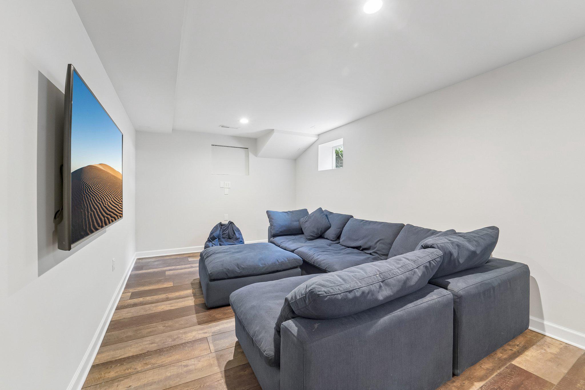 HIGHLAND LAKE - Residential