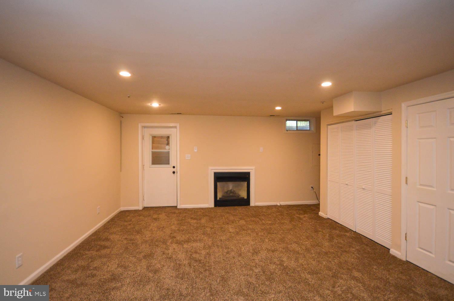 PENNSYLVANIA PLACE - Residential Lease