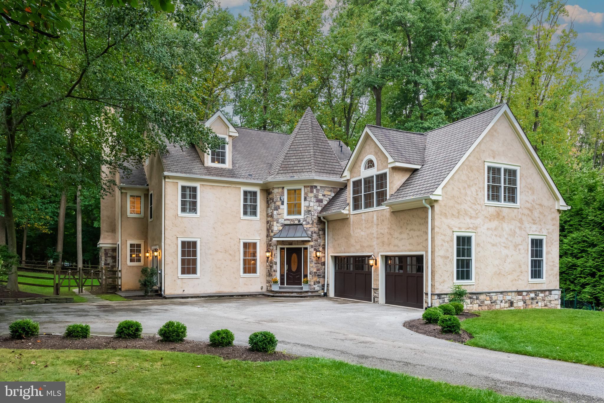 WAYNEWOOD - Residential