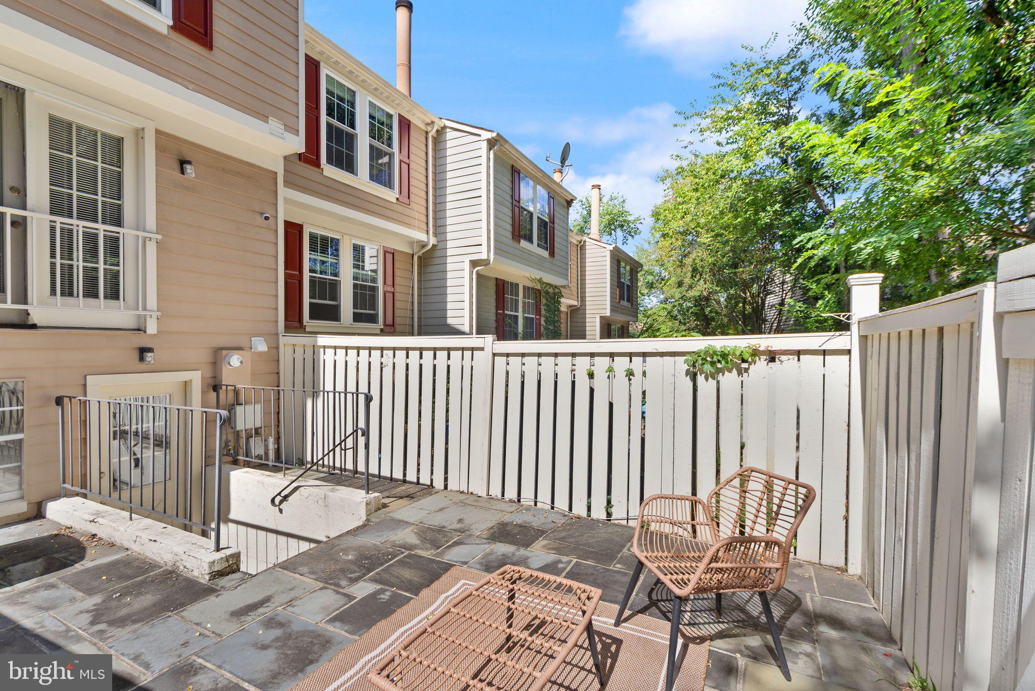 RESTON - Residential