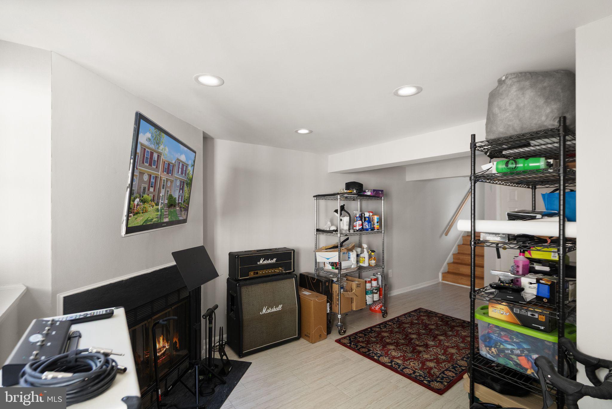 RESTON - Residential